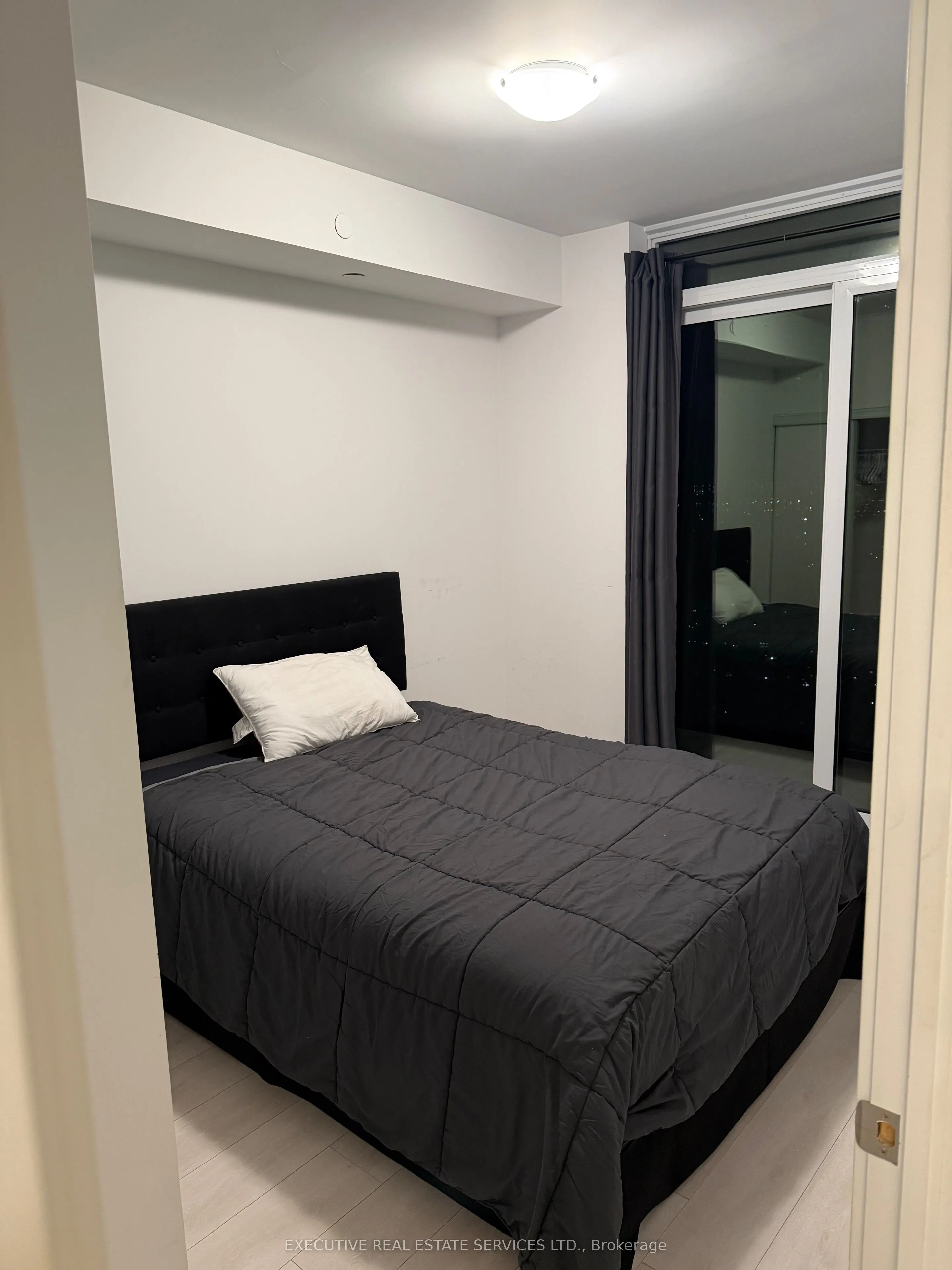 8 Eglinton Avenue E, #5003