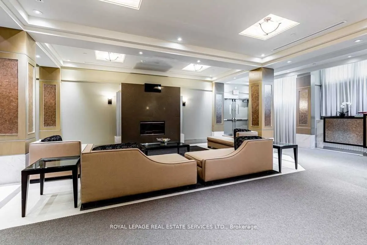 319 Merton Street, #402