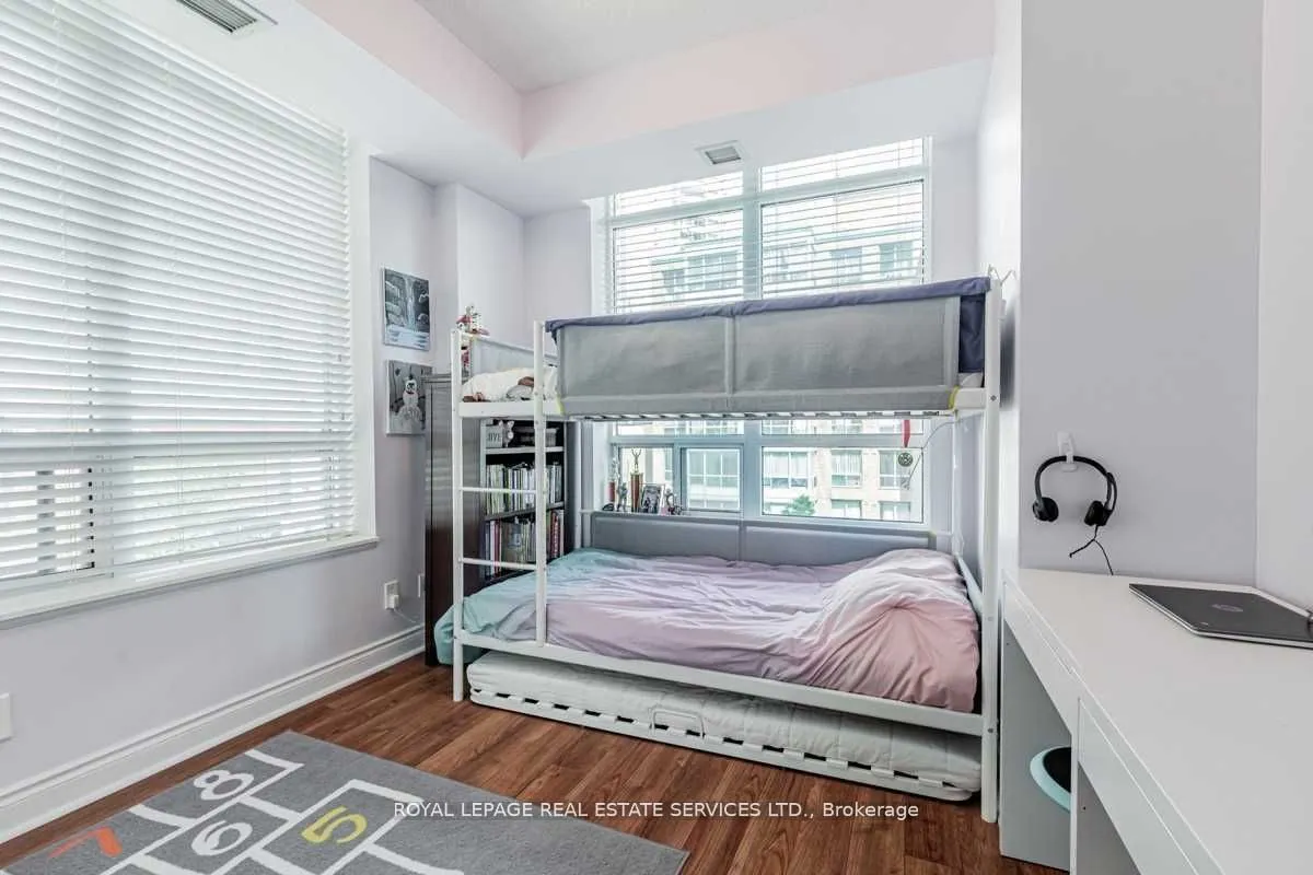 319 Merton Street, #402