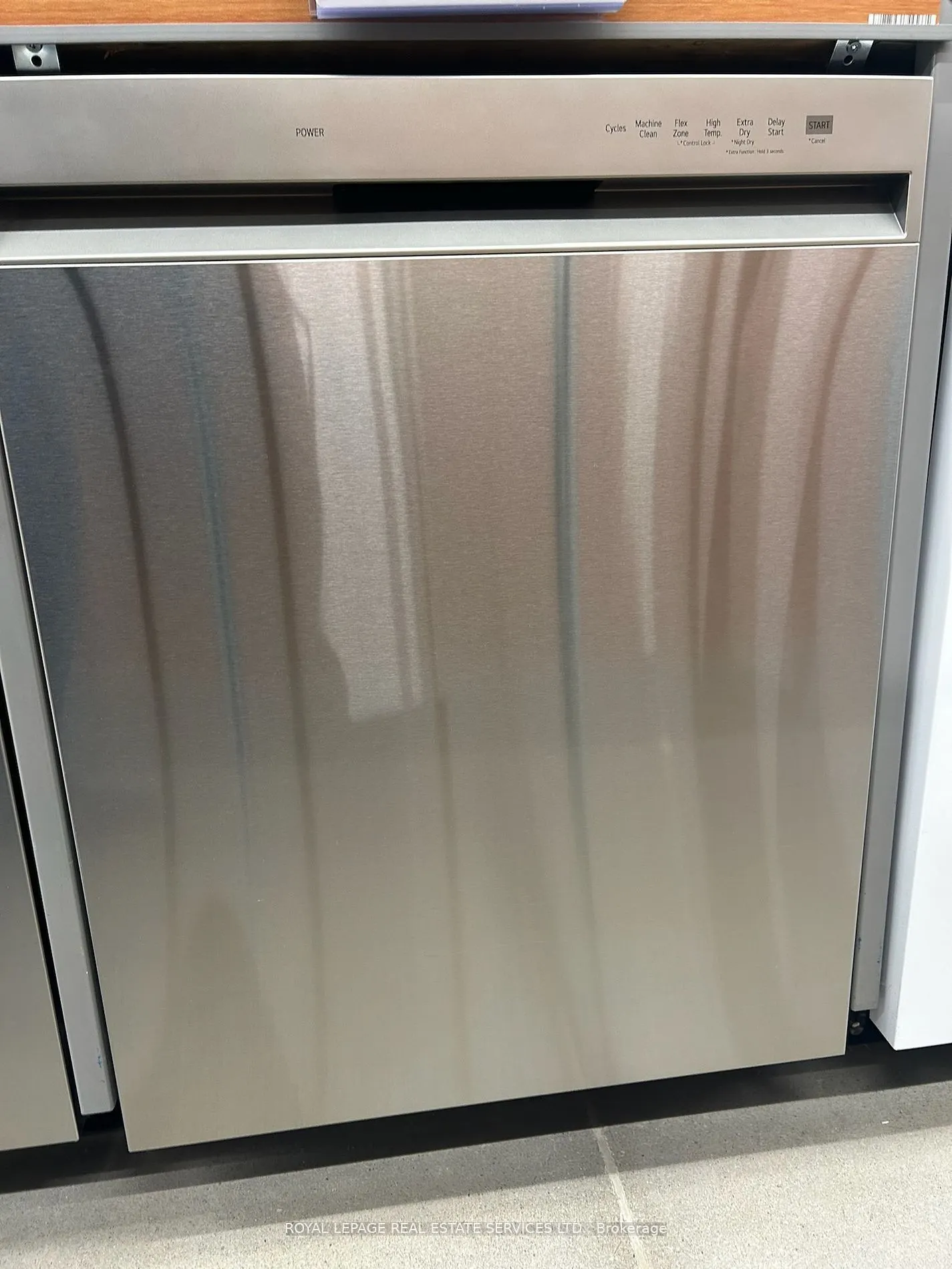 319 Merton Street, #402