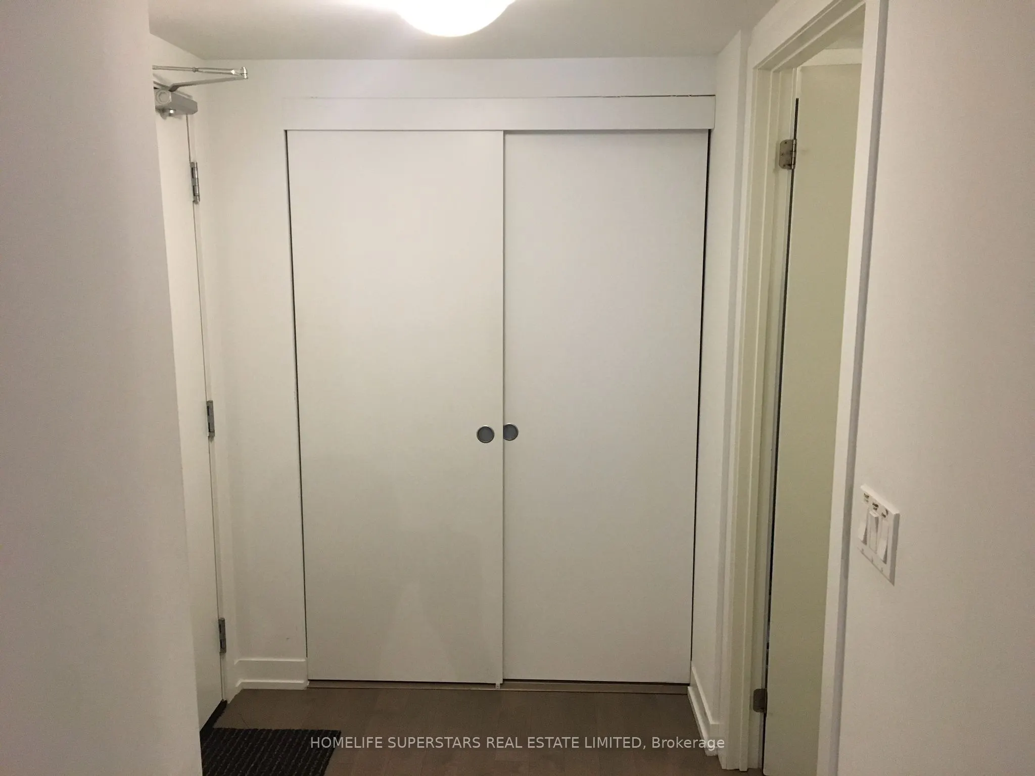 10 Willison Square N, #305