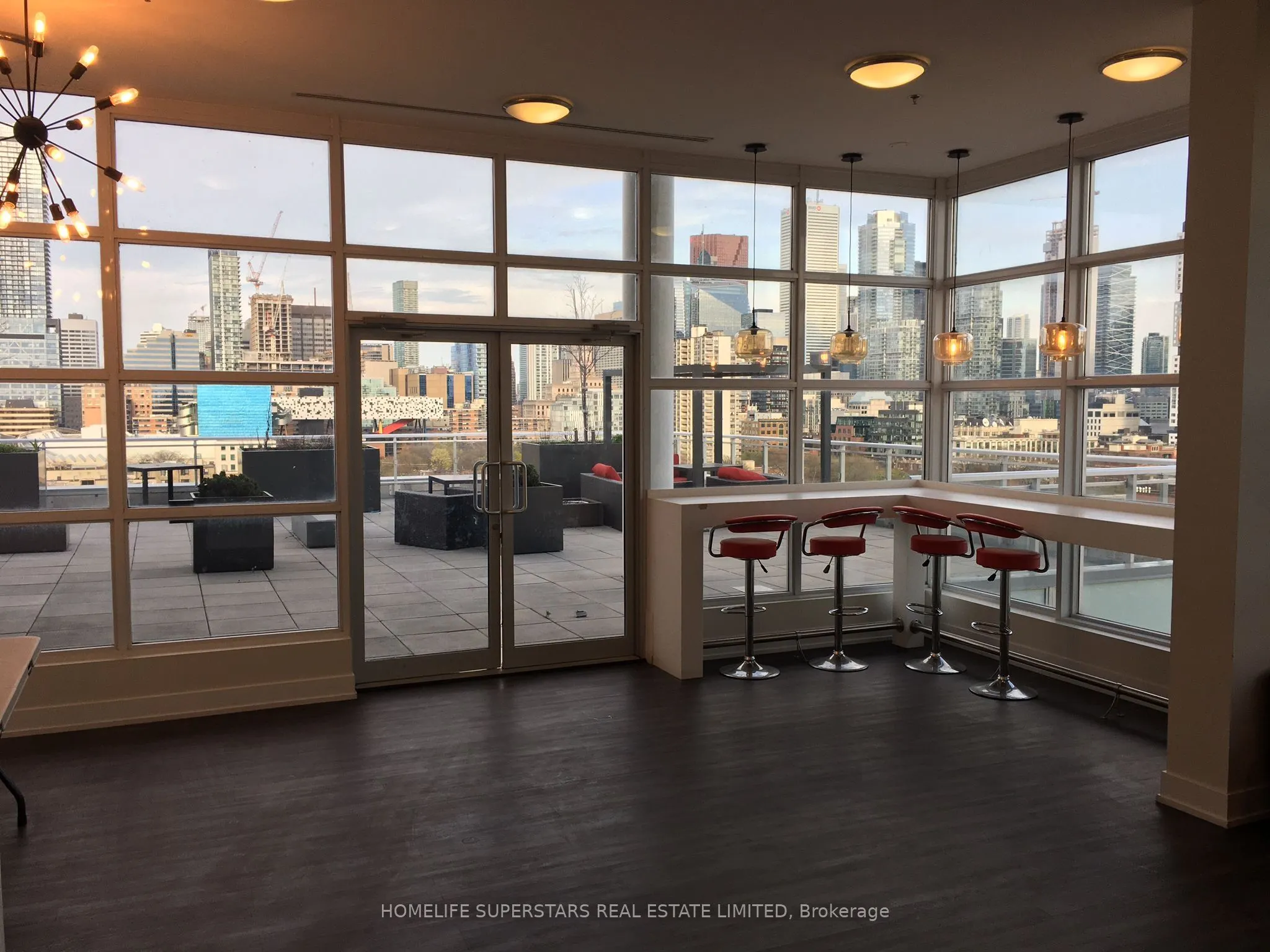 10 Willison Square N, #305