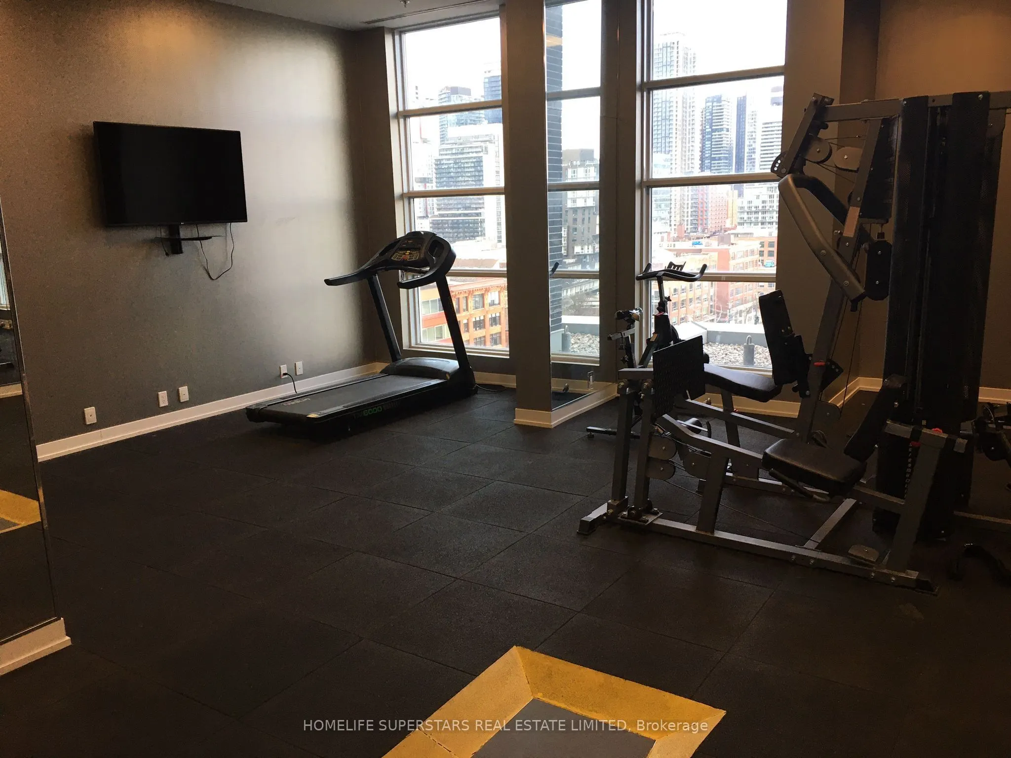 10 Willison Square N, #305