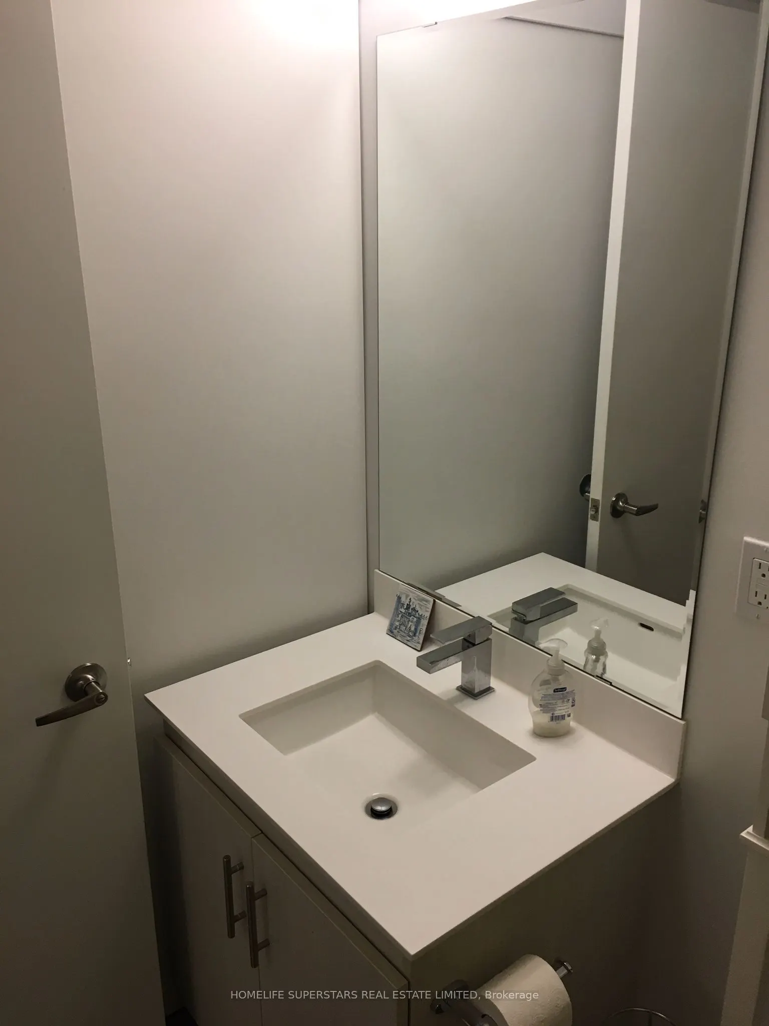 10 Willison Square N, #305