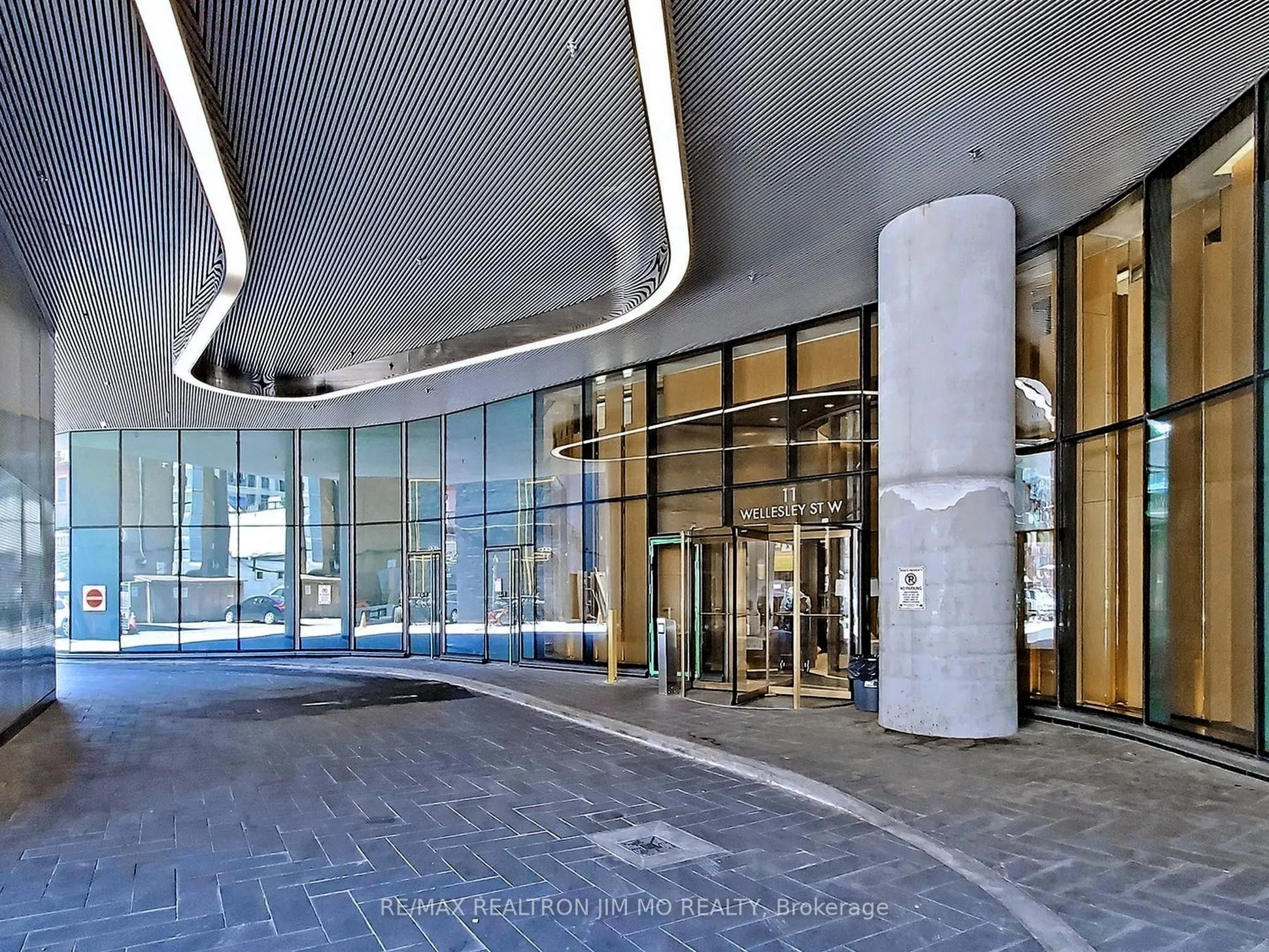 11 Wellesley Street W, #1208