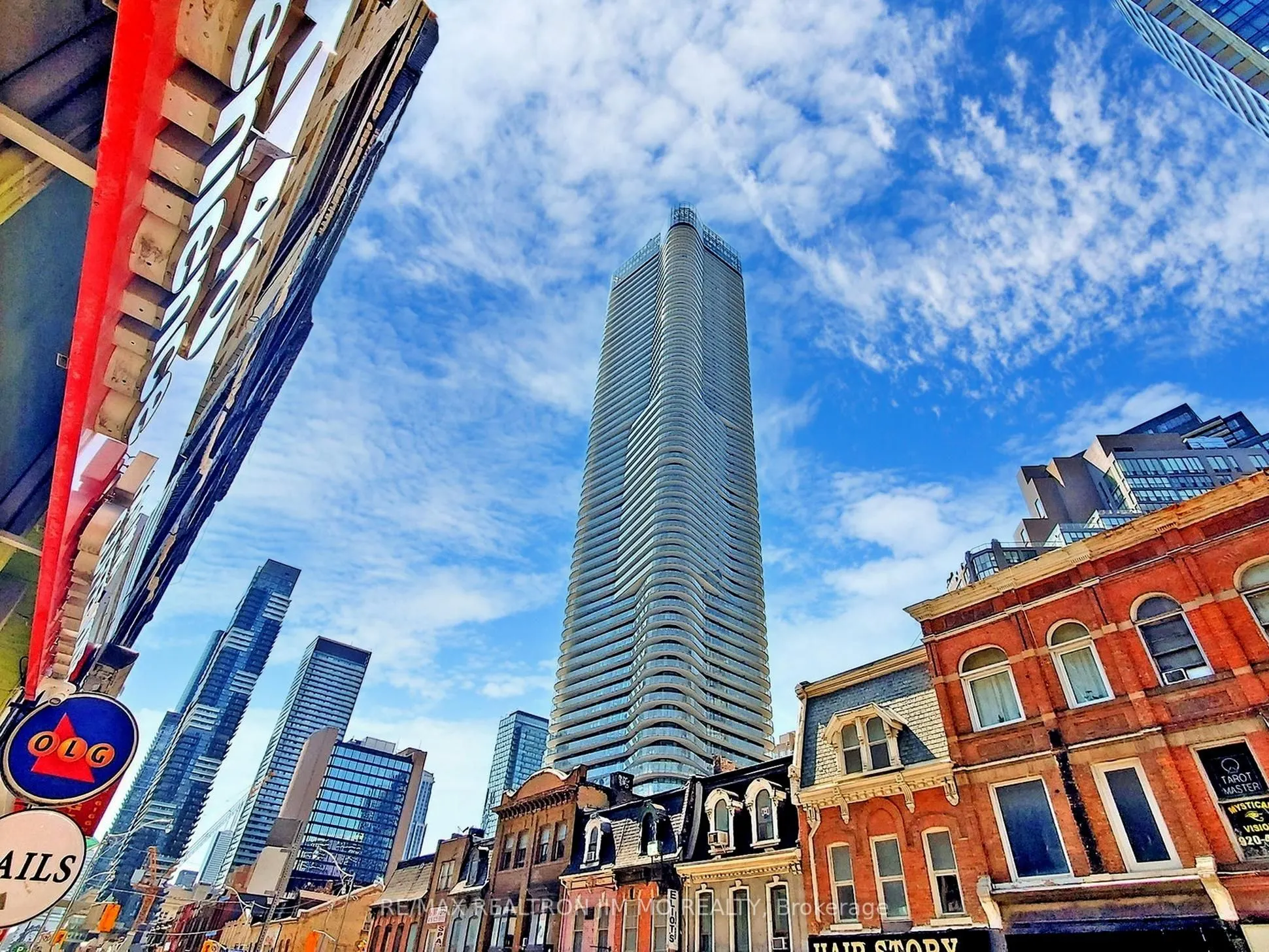 11 Wellesley Street W, #1208