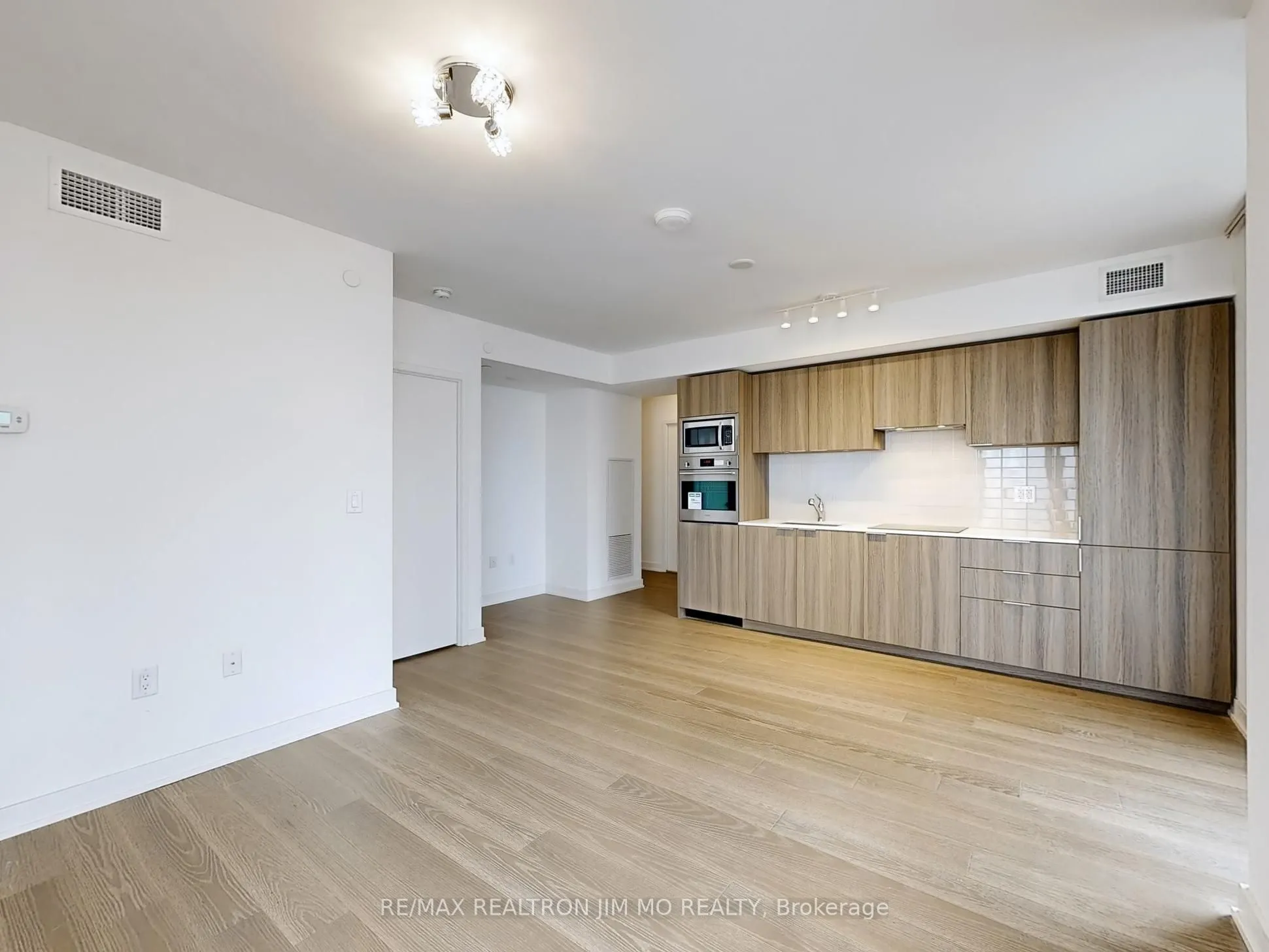 11 Wellesley Street W, #1208