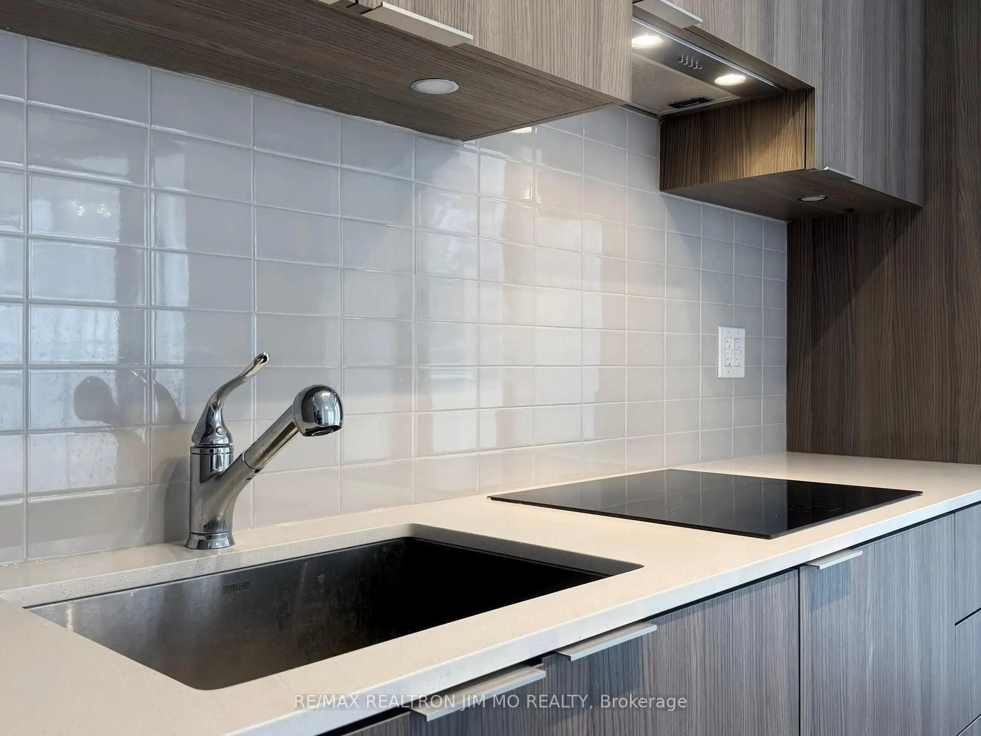 11 Wellesley Street W, #1208