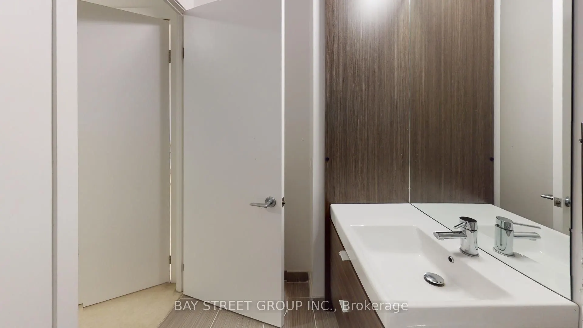 62 Forest Manor Road, #709