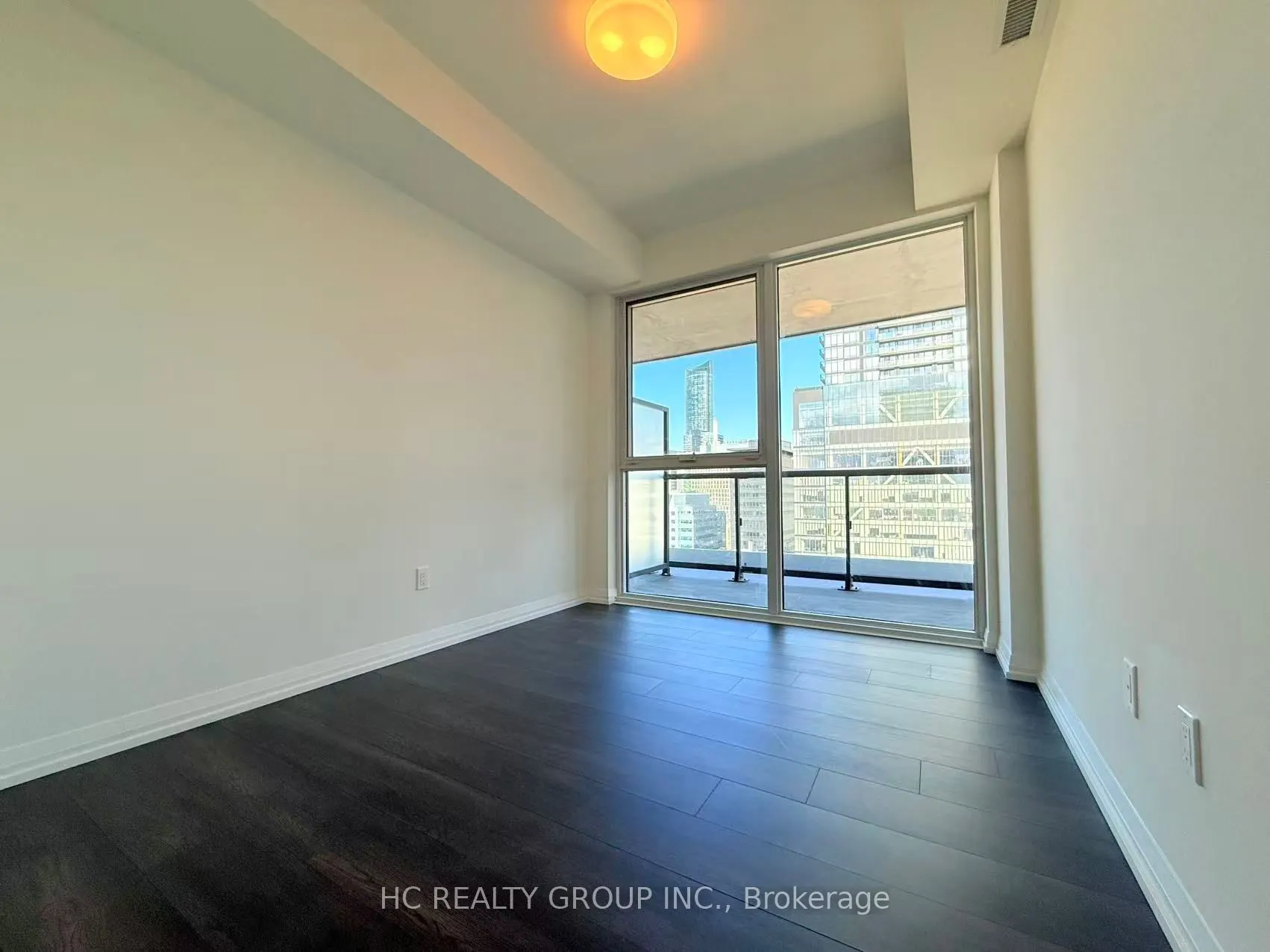 280 Dundas Street W, #2005