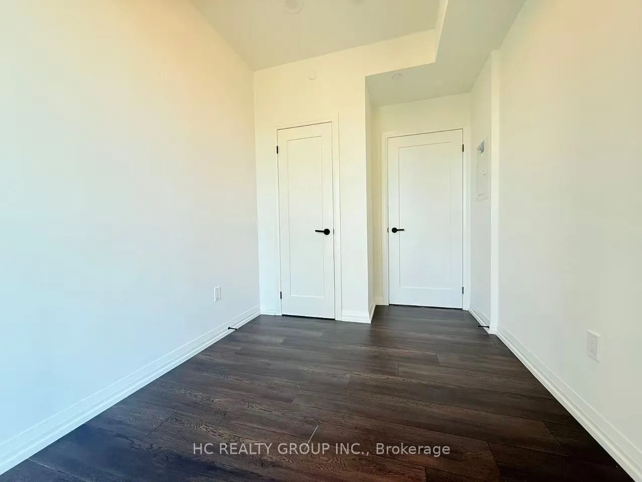 280 Dundas Street W, #2005