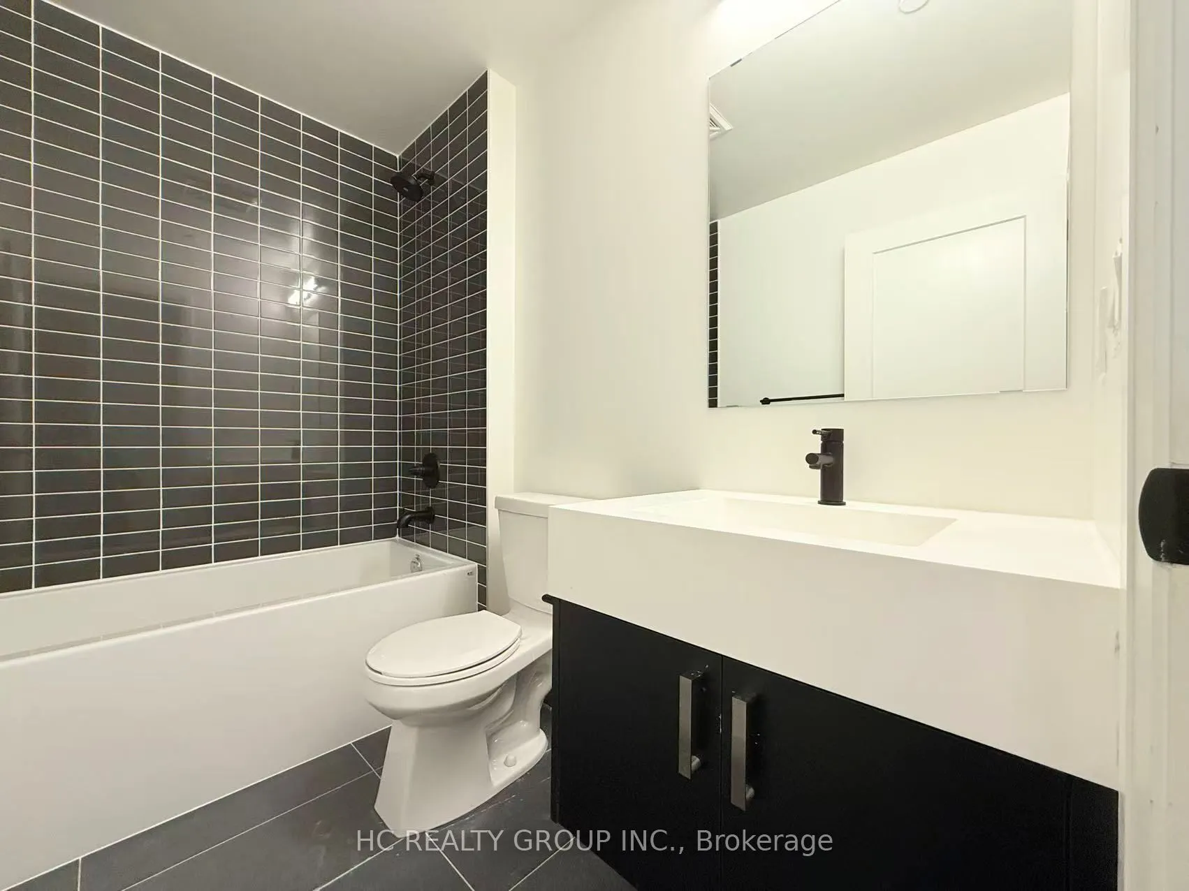 280 Dundas Street W, #2005