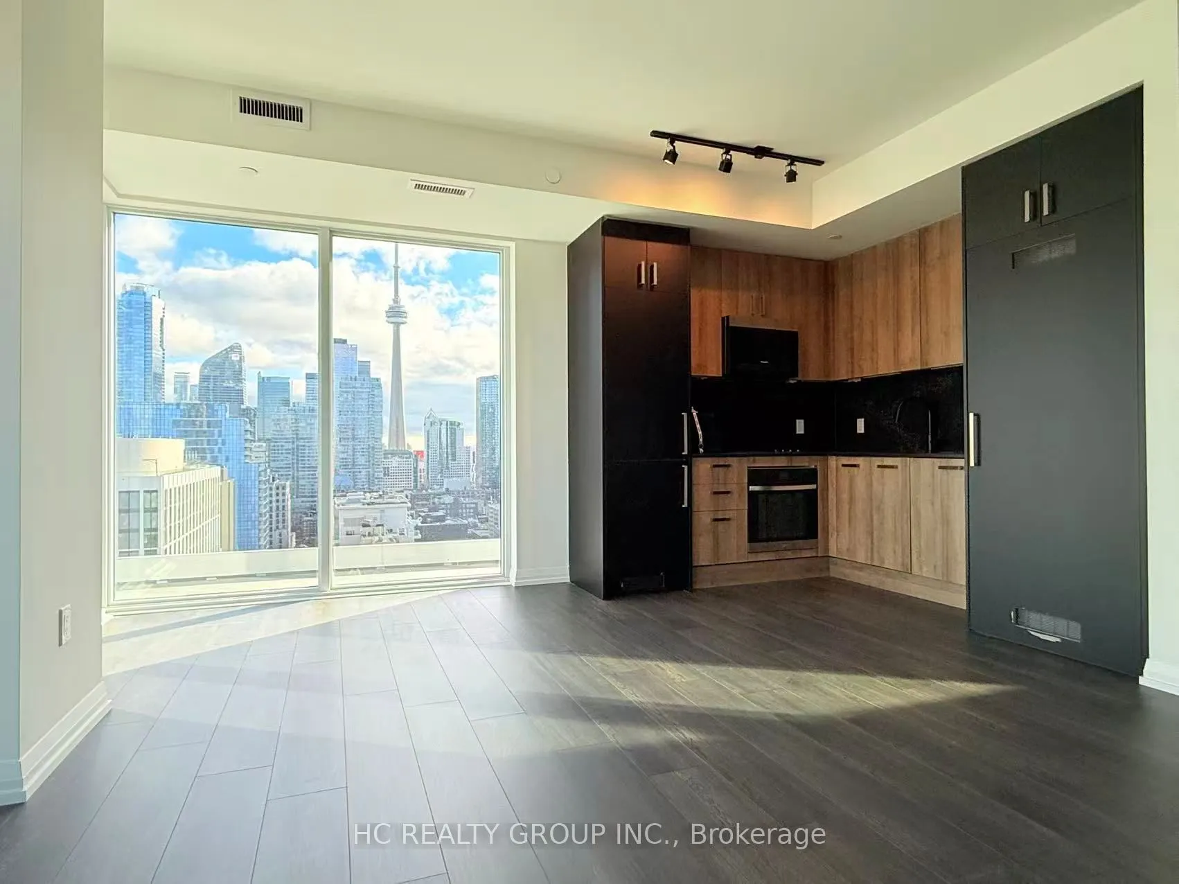 280 Dundas Street W, #2005