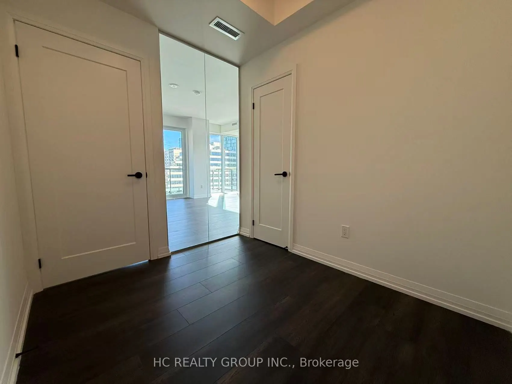 280 Dundas Street W, #2005