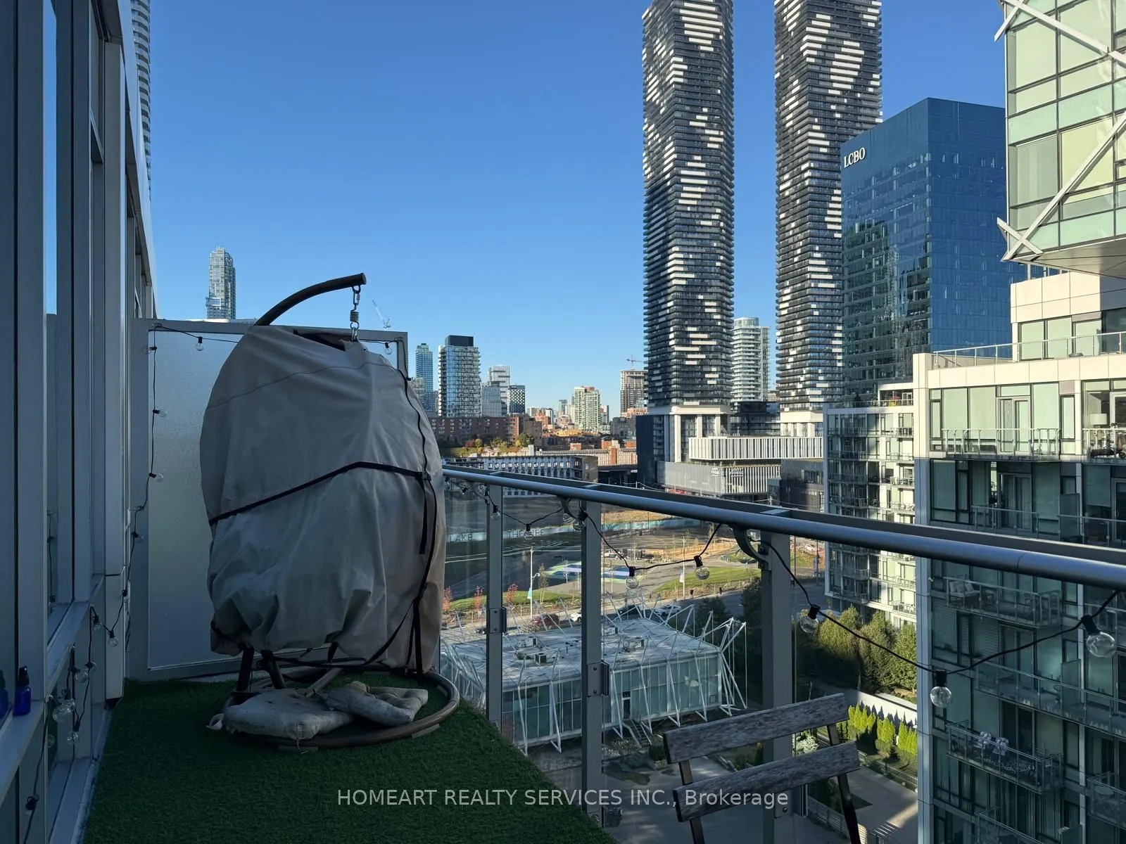 29 Queens Quay E, #1021