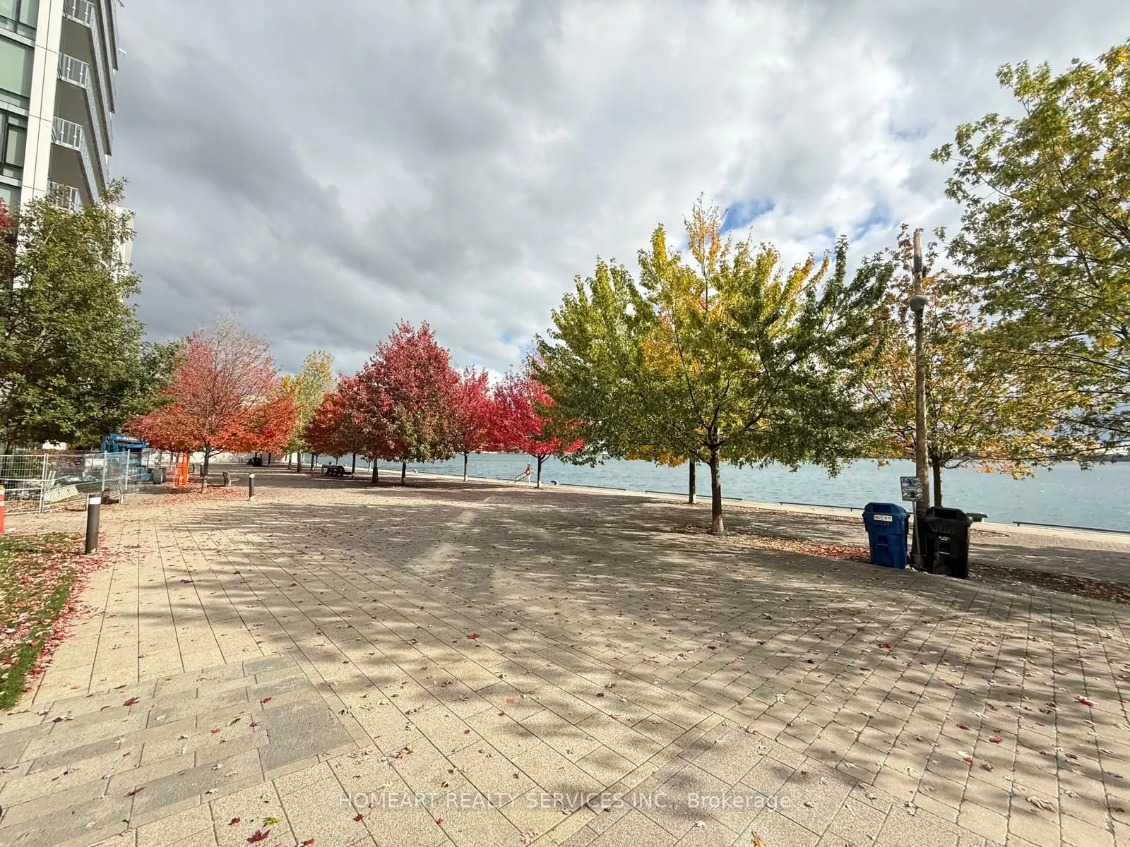 29 Queens Quay E, #1021