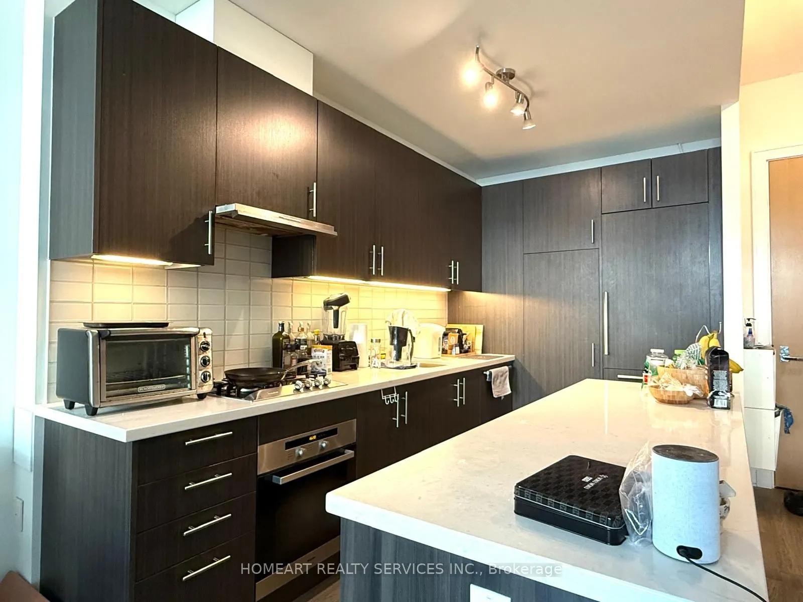 29 Queens Quay E, #1021