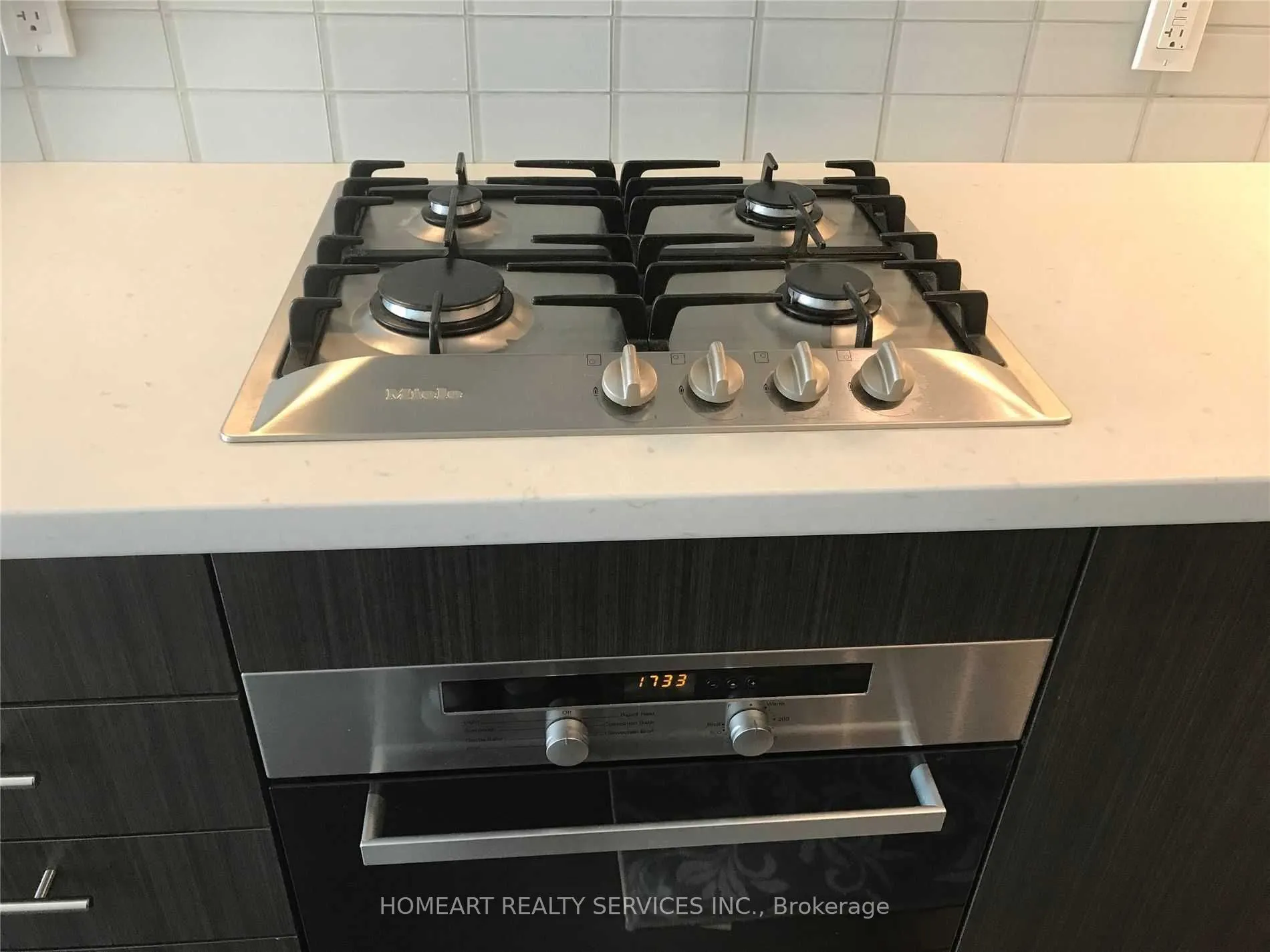 29 Queens Quay E, #1021