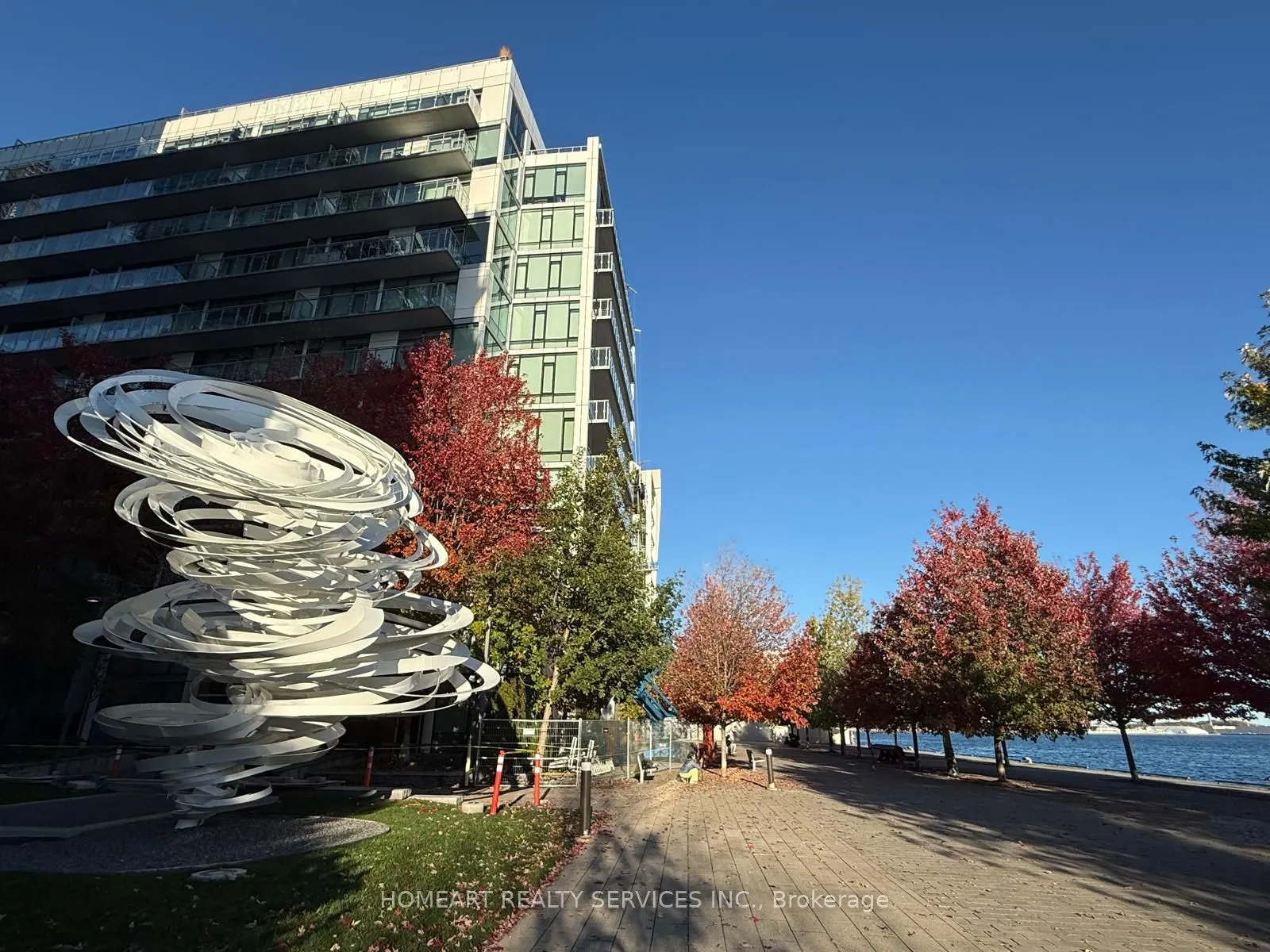 29 Queens Quay E, #1021