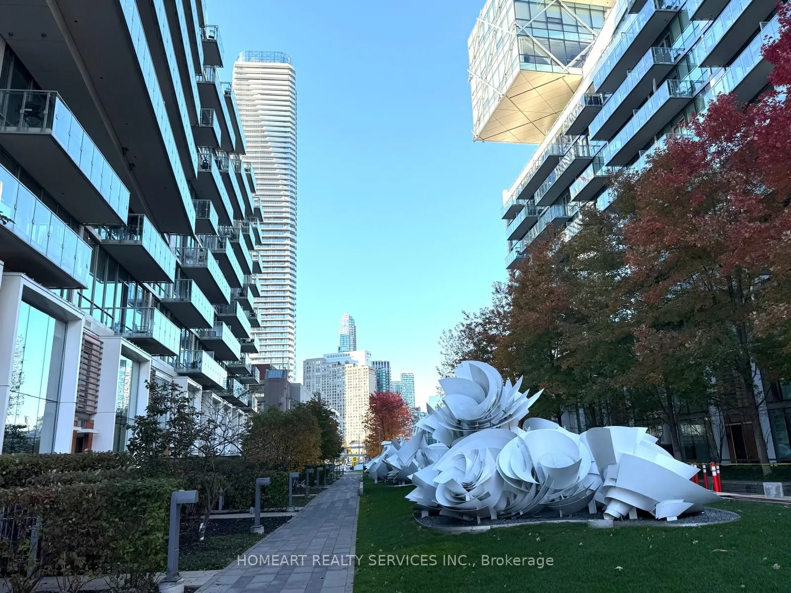 29 Queens Quay E, #1021