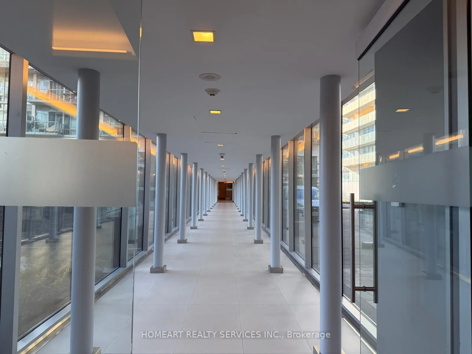 29 Queens Quay E, #1021