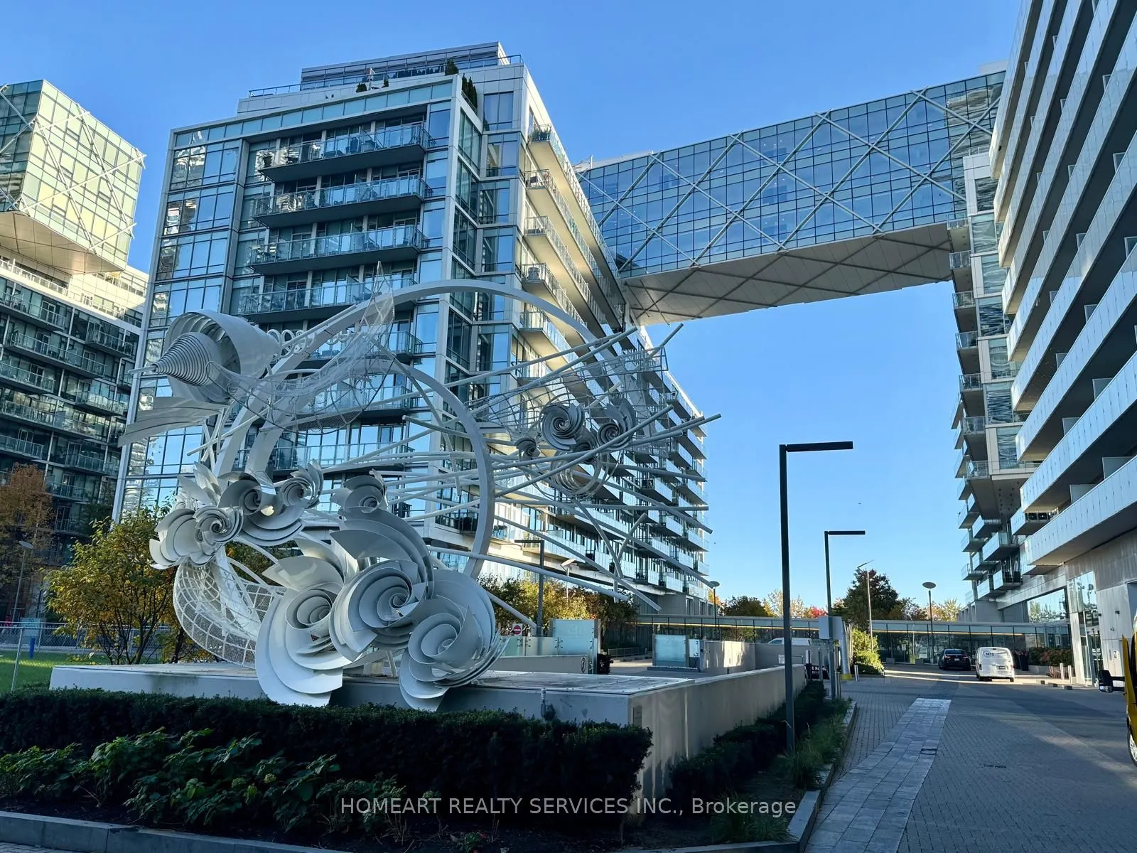 29 Queens Quay E, #1021