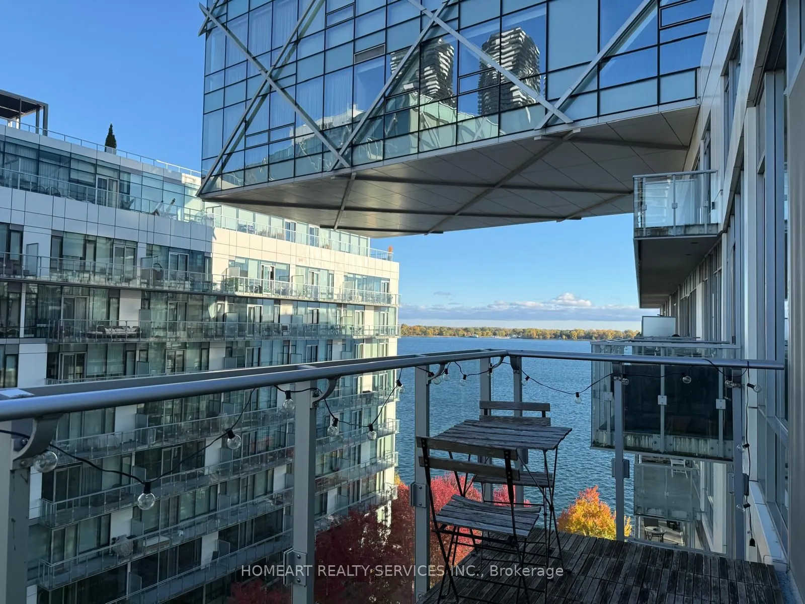29 Queens Quay E, #1021