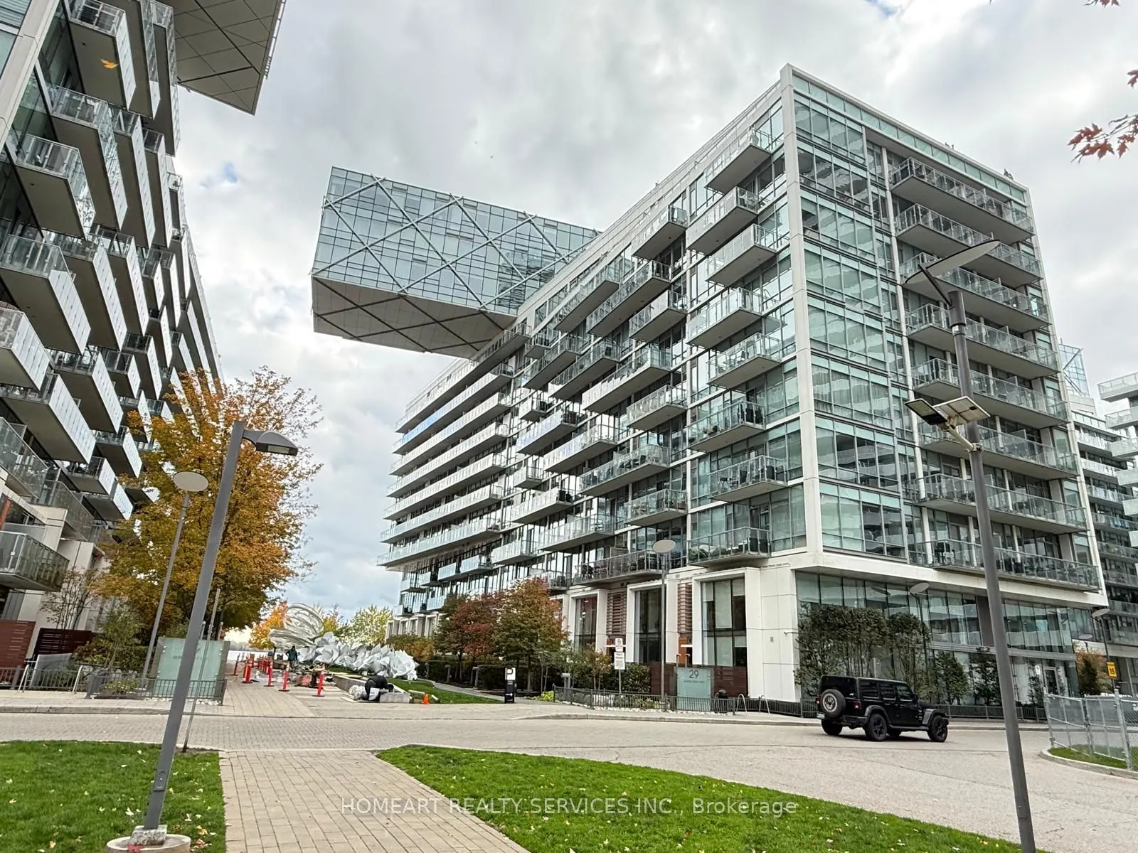29 Queens Quay E, #1021