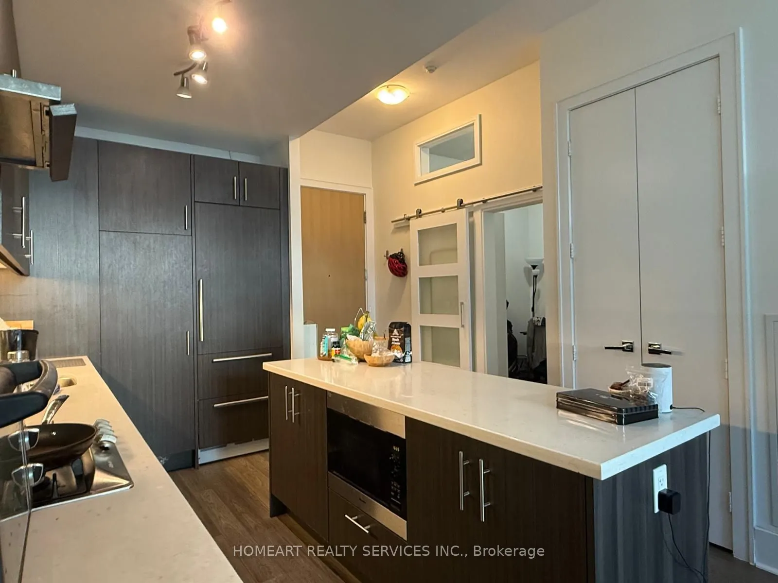 29 Queens Quay E, #1021