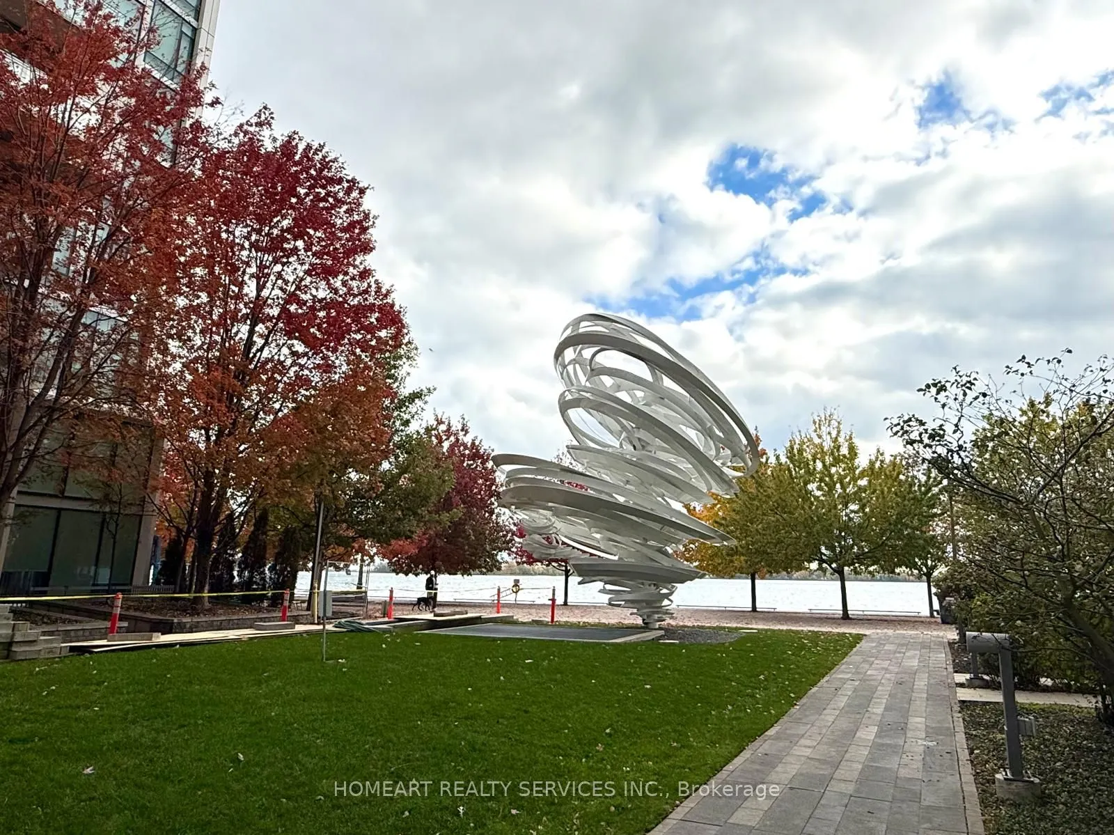 29 Queens Quay E, #1021