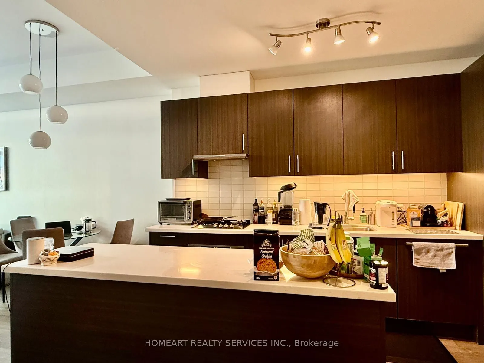 29 Queens Quay E, #1021