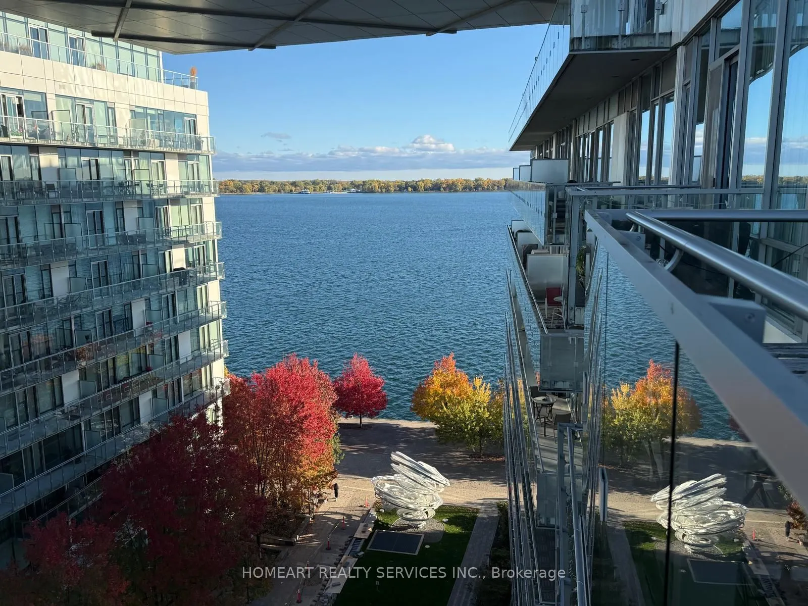 29 Queens Quay E, #1021