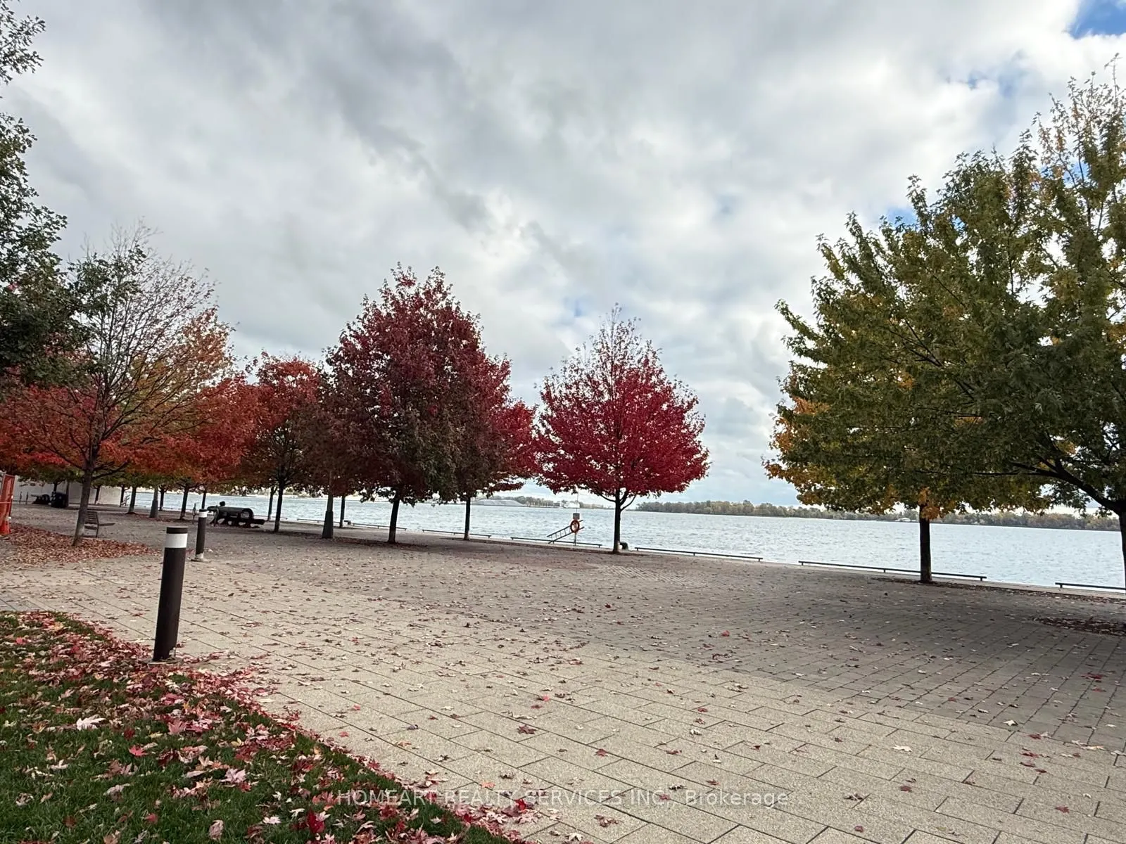 29 Queens Quay E, #1021