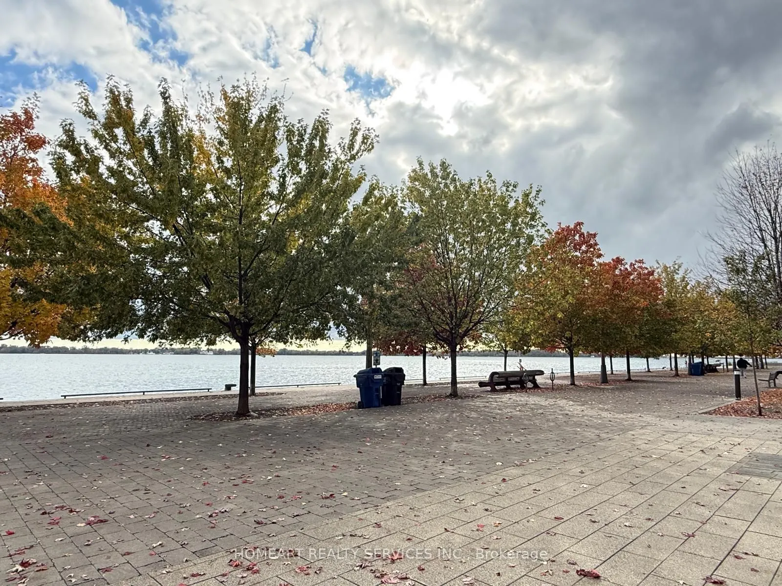 29 Queens Quay E, #1021