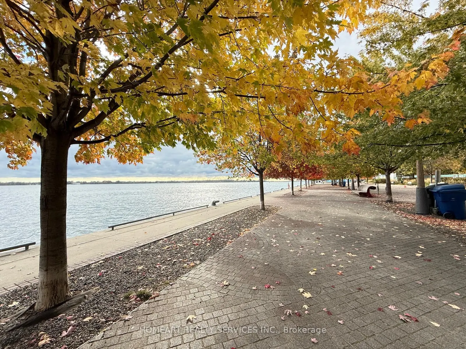 29 Queens Quay E, #1021