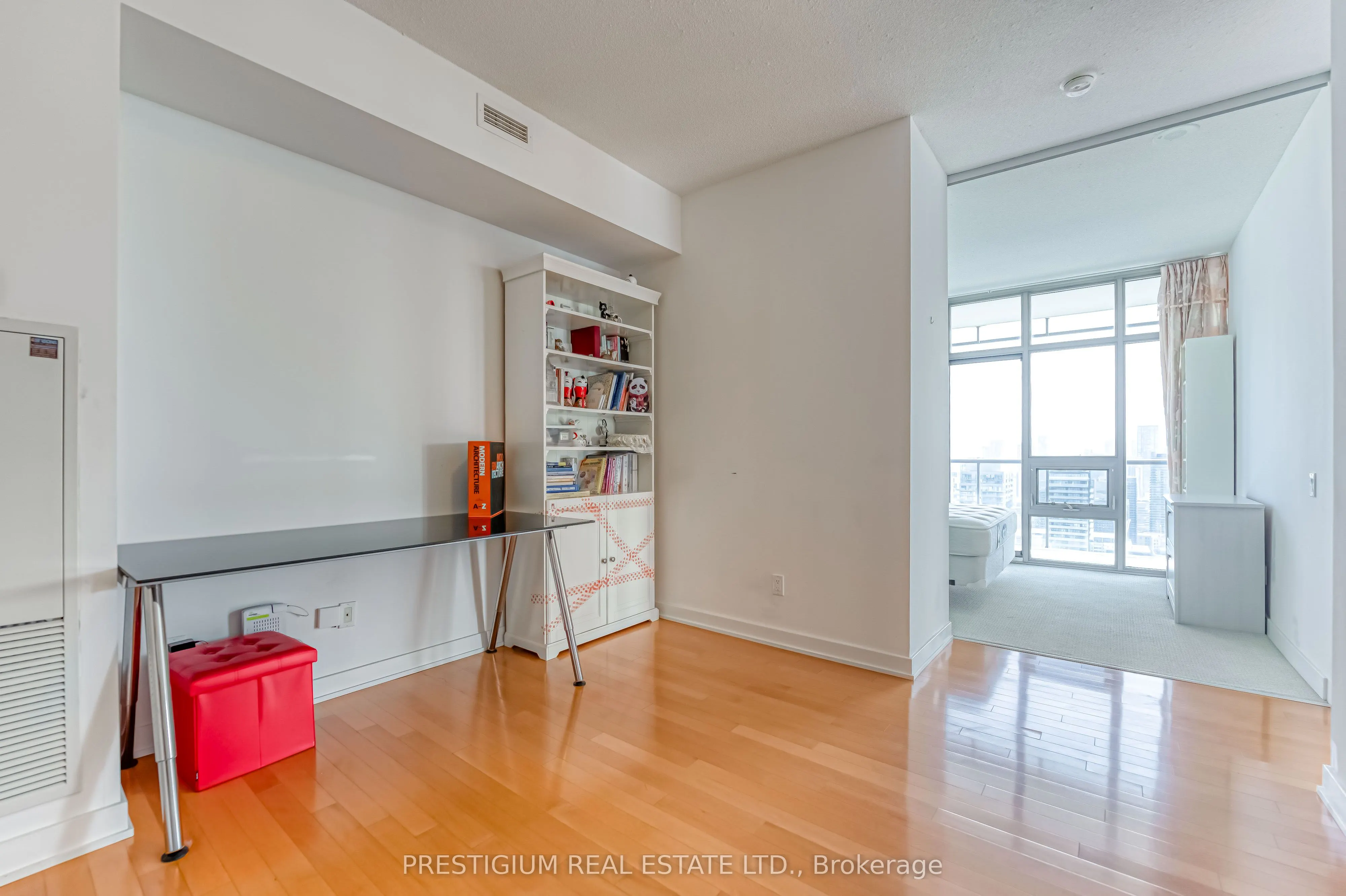 33 CHARLES Street E, #3704