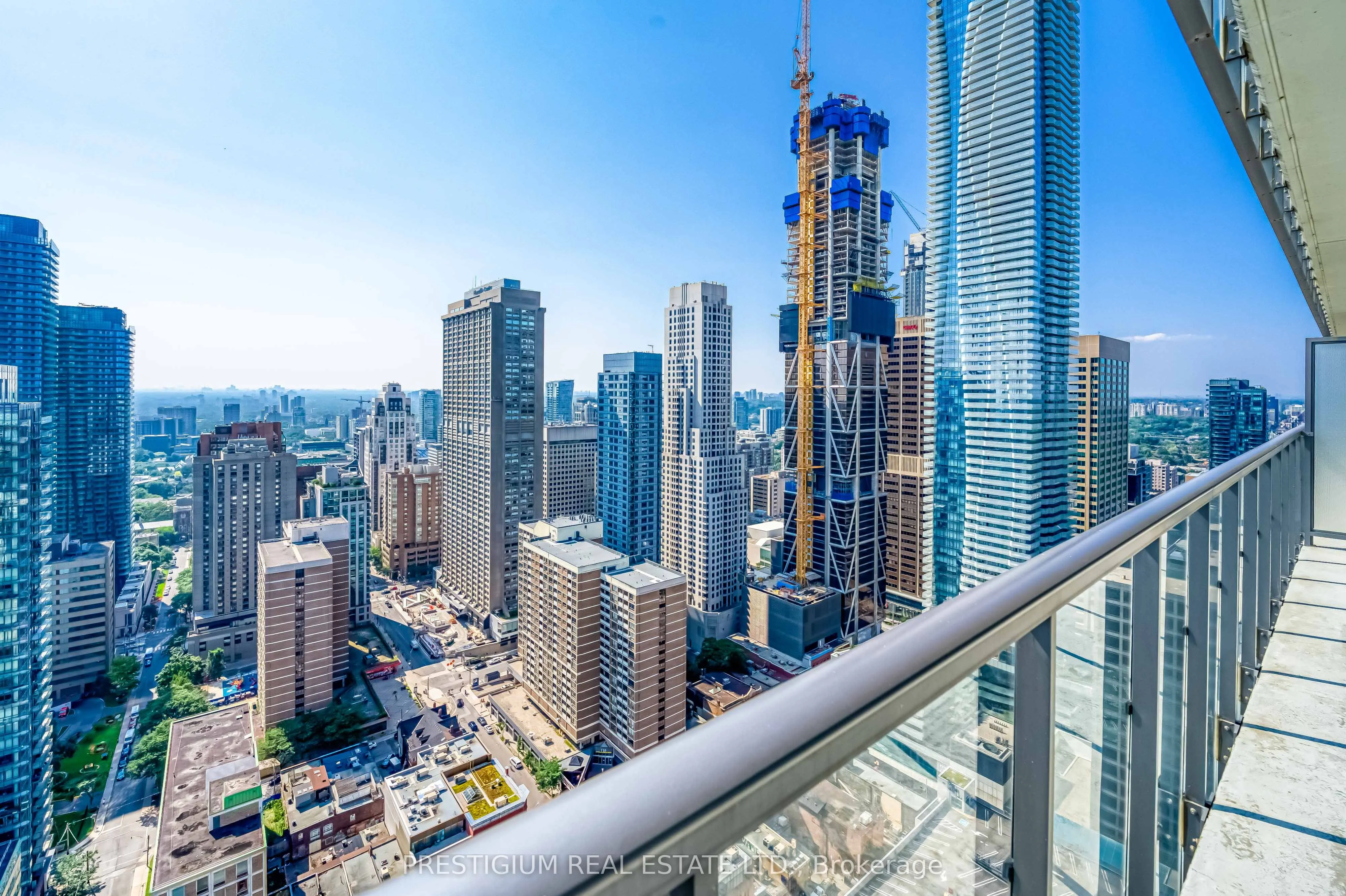 33 CHARLES Street E, #3704