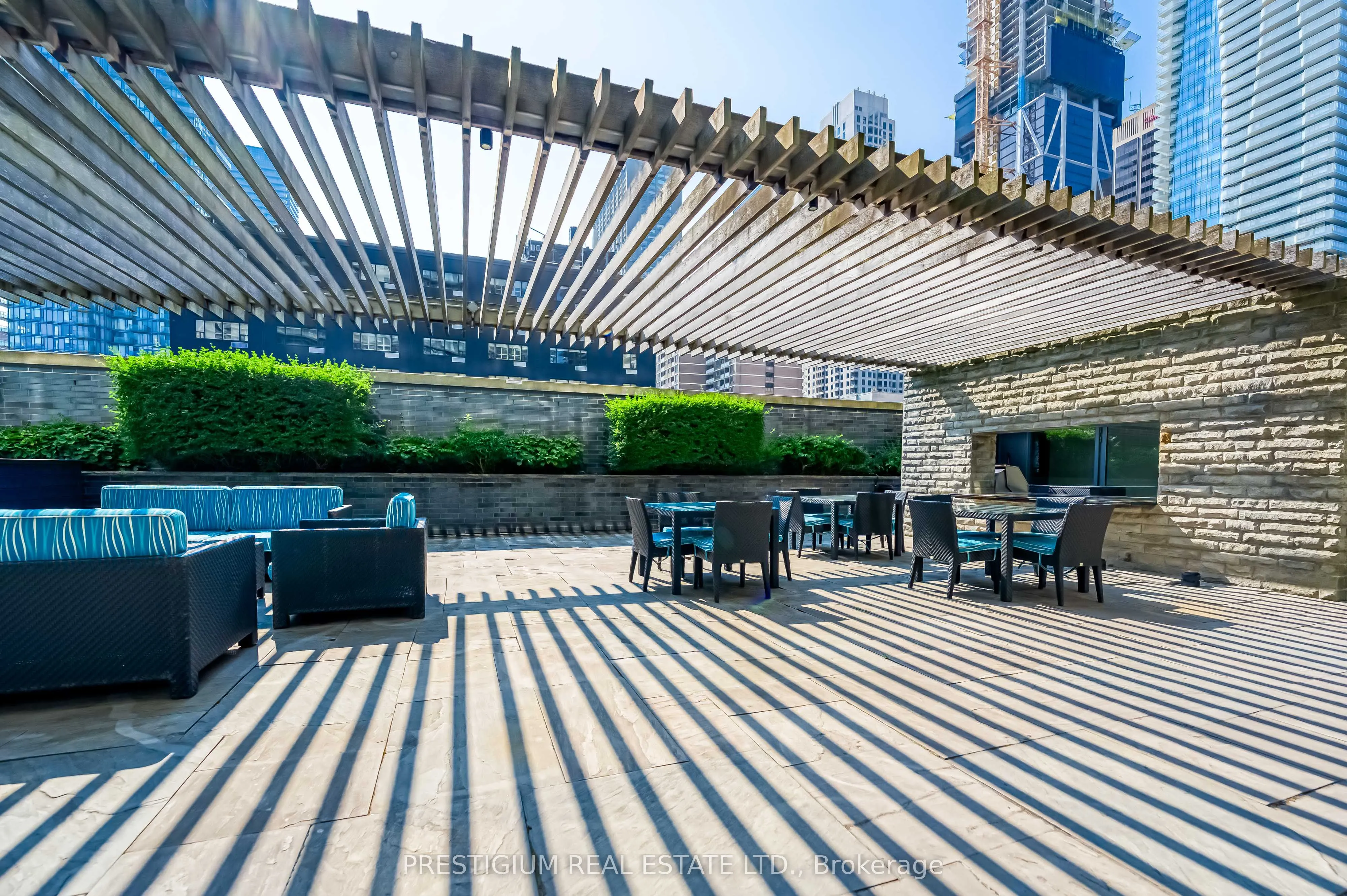 33 CHARLES Street E, #3704