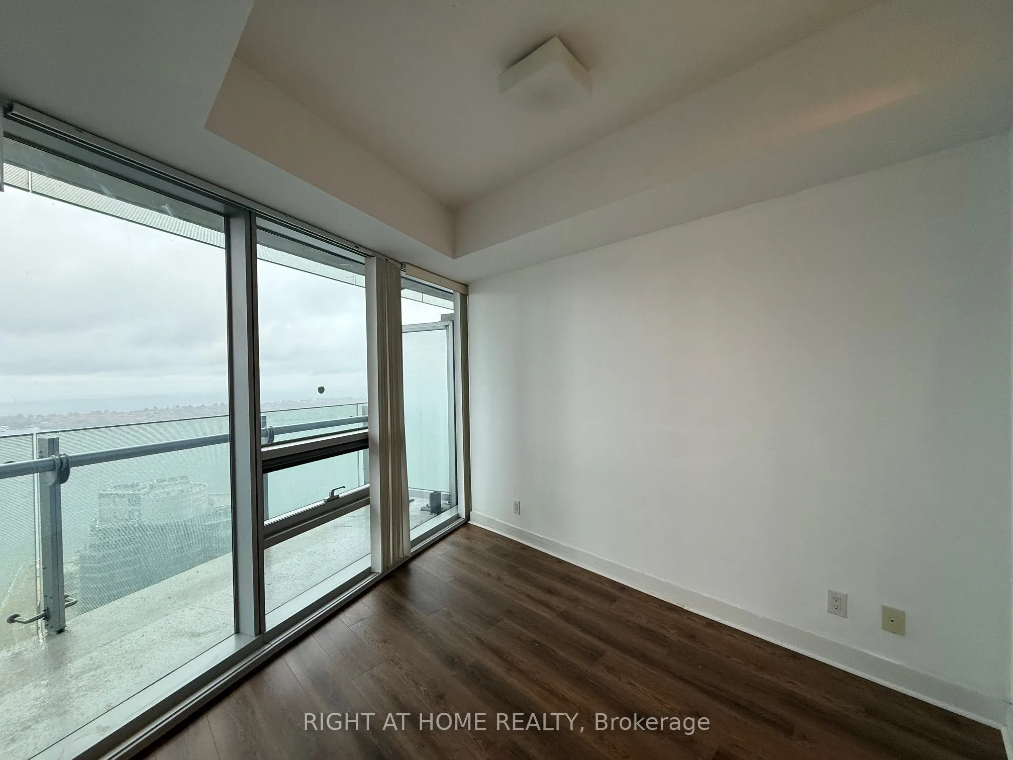 12 York Street, #4702