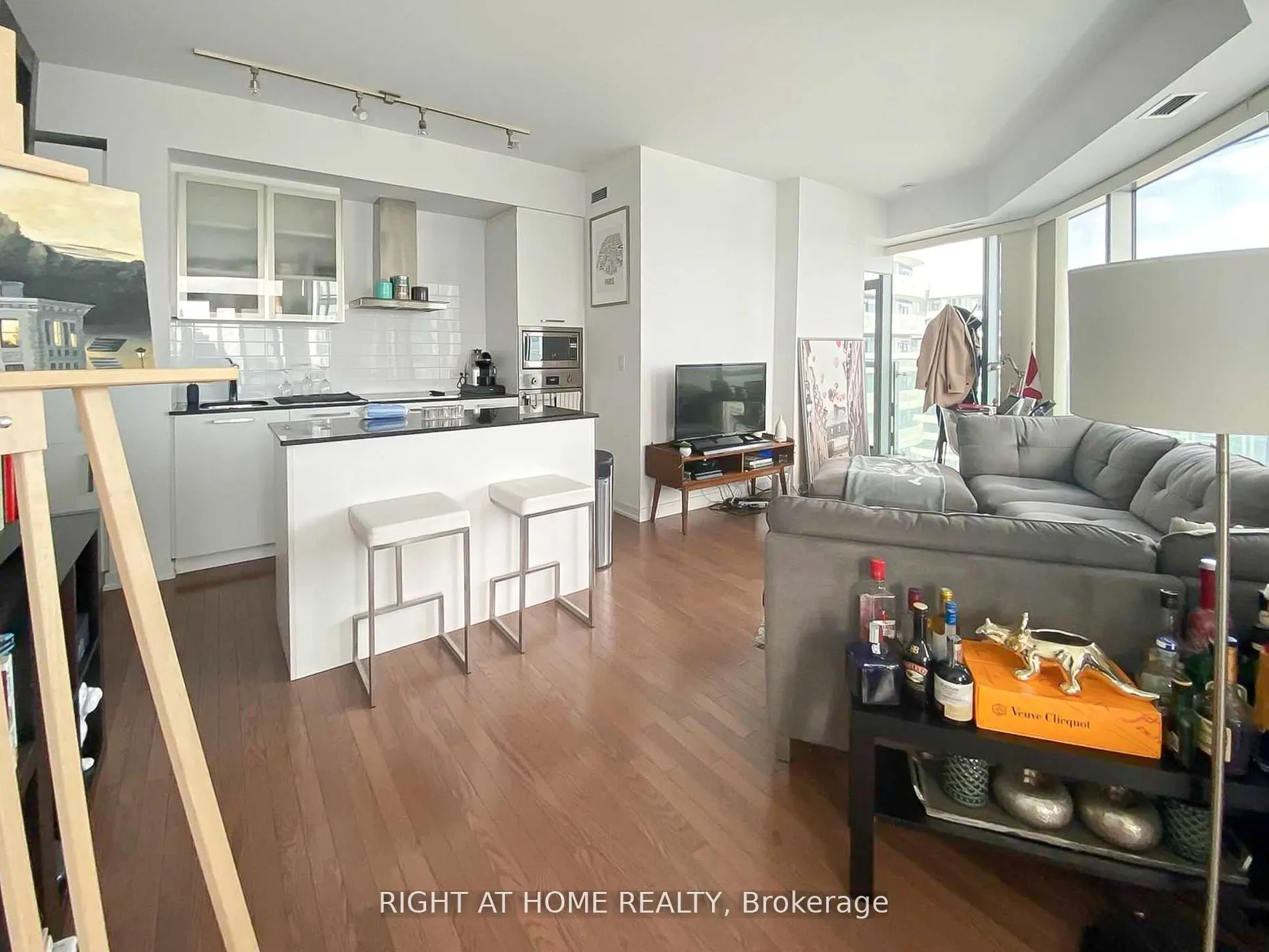 12 York Street, #4702