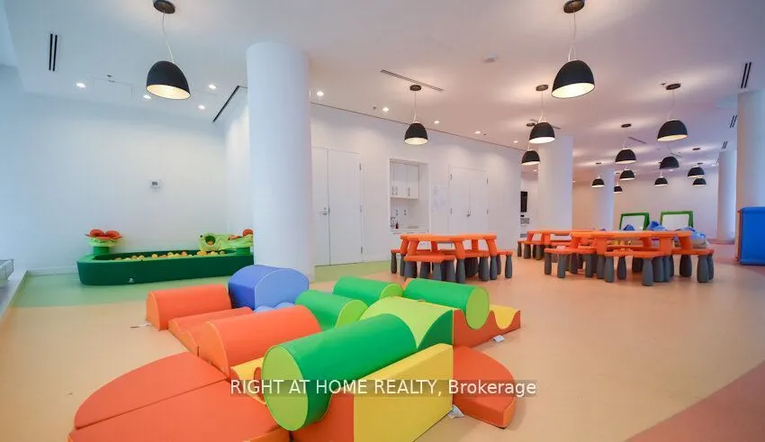 12 York Street, #4702