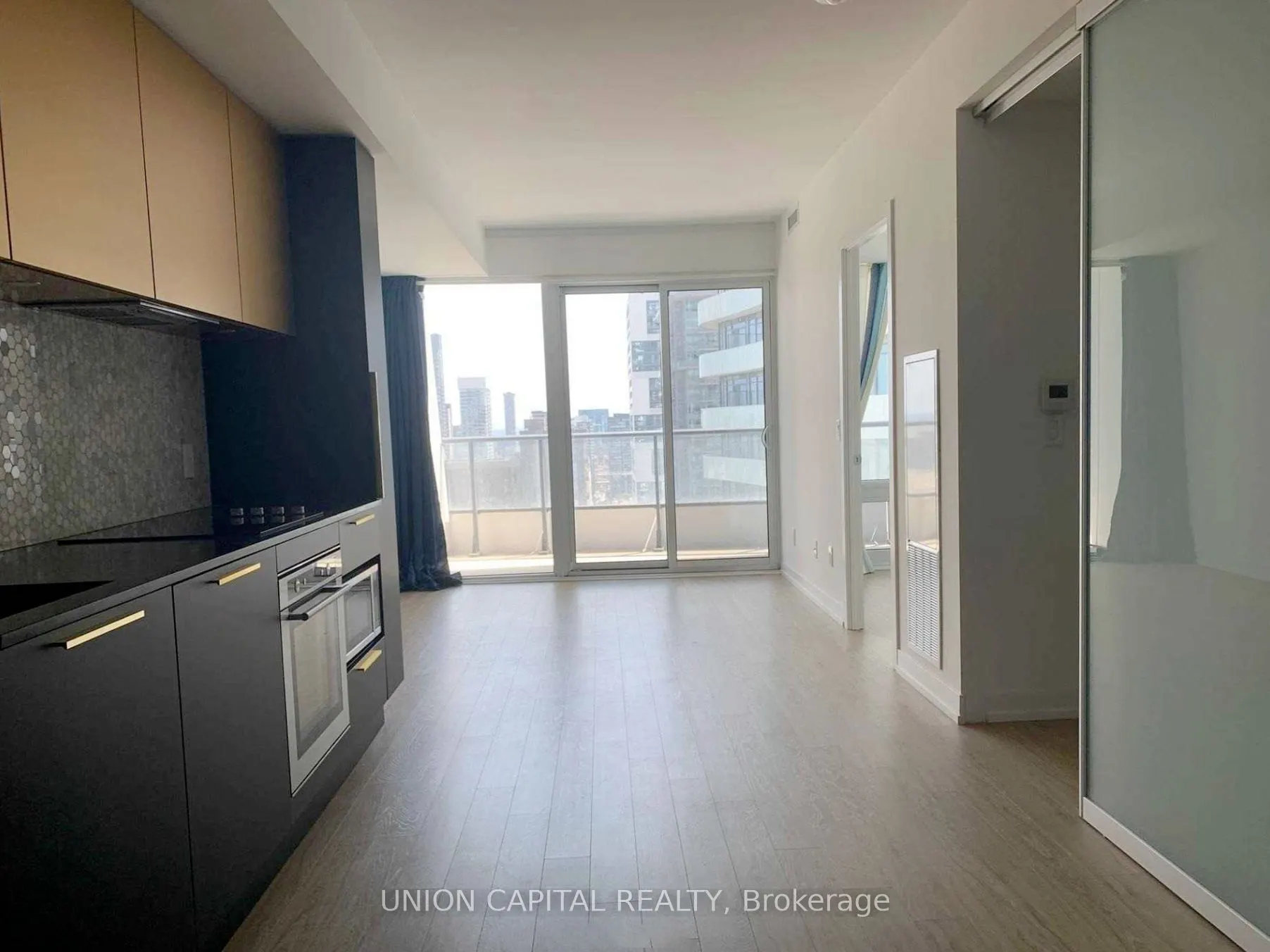 85 Wood Street, #3918