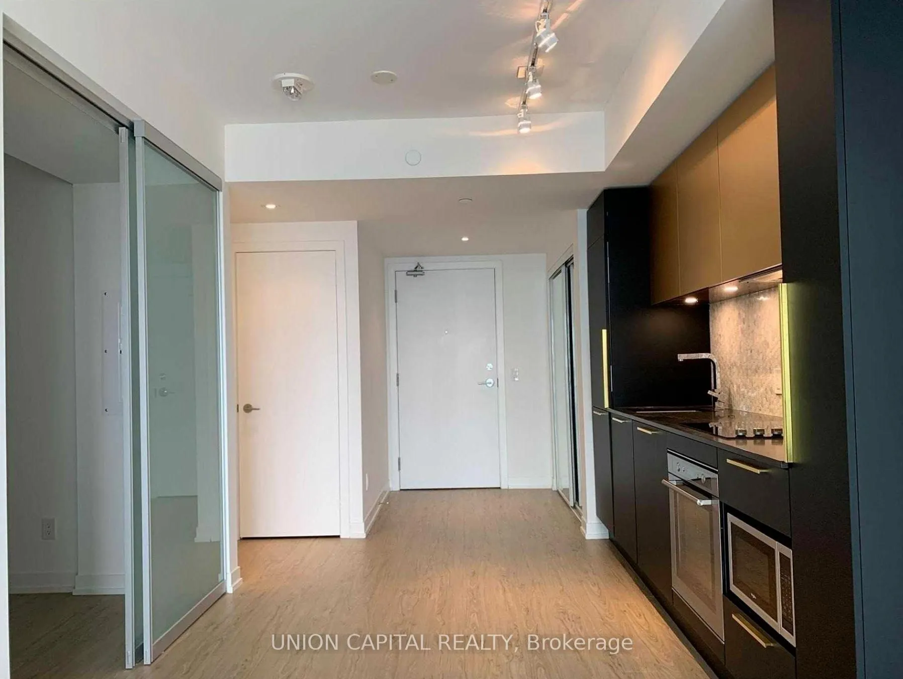 85 Wood Street, #3918