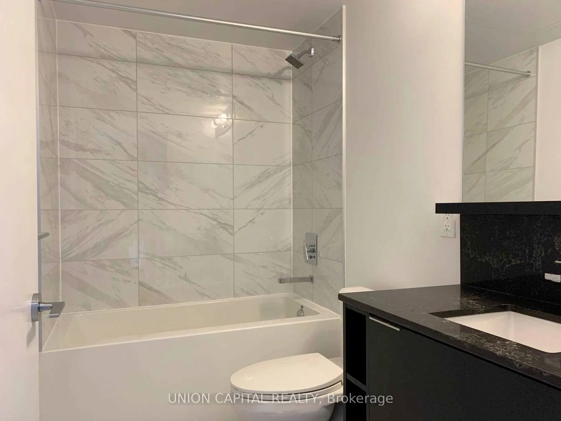 85 Wood Street, #3918