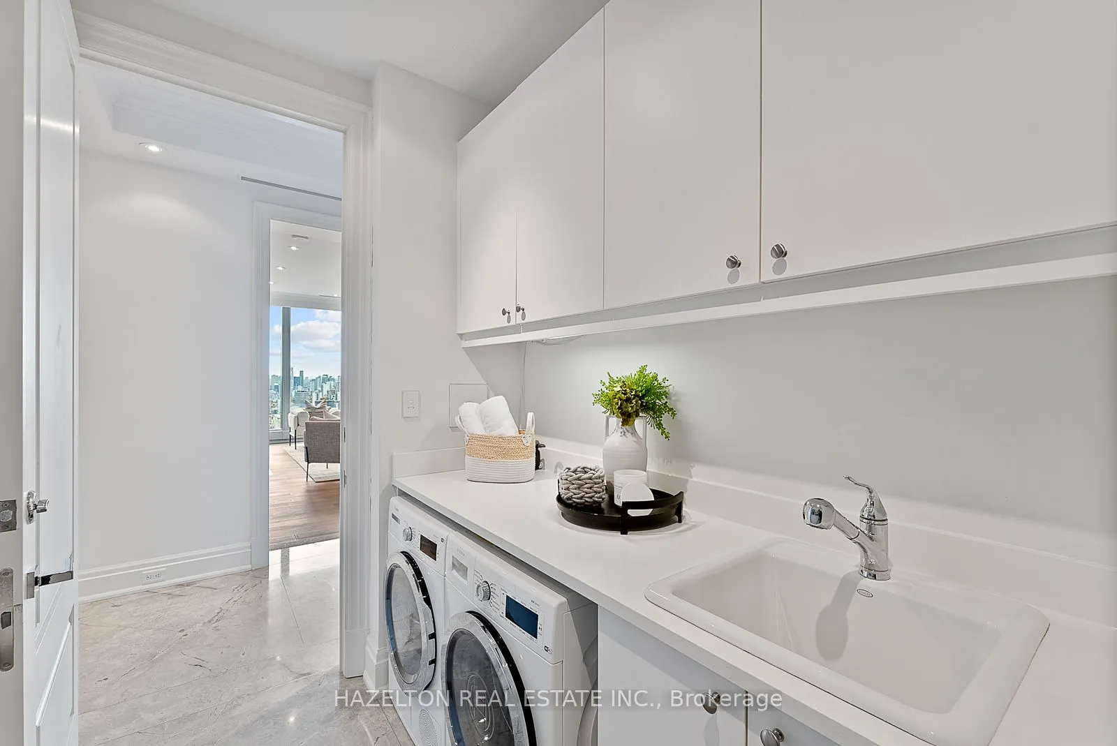 50 Yorkville Avenue, #4802