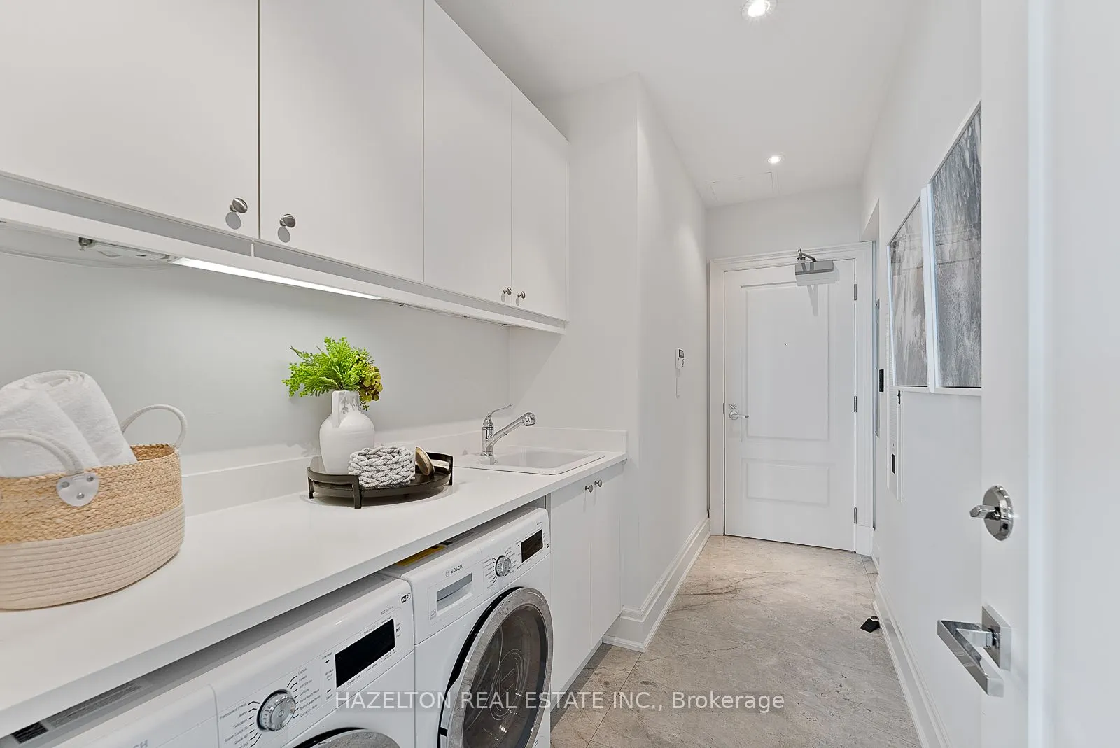 50 Yorkville Avenue, #4802