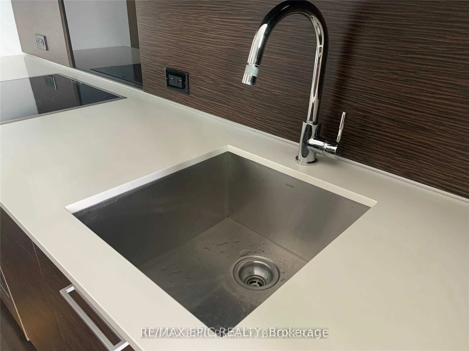 75 St Nicholas Street, #2703