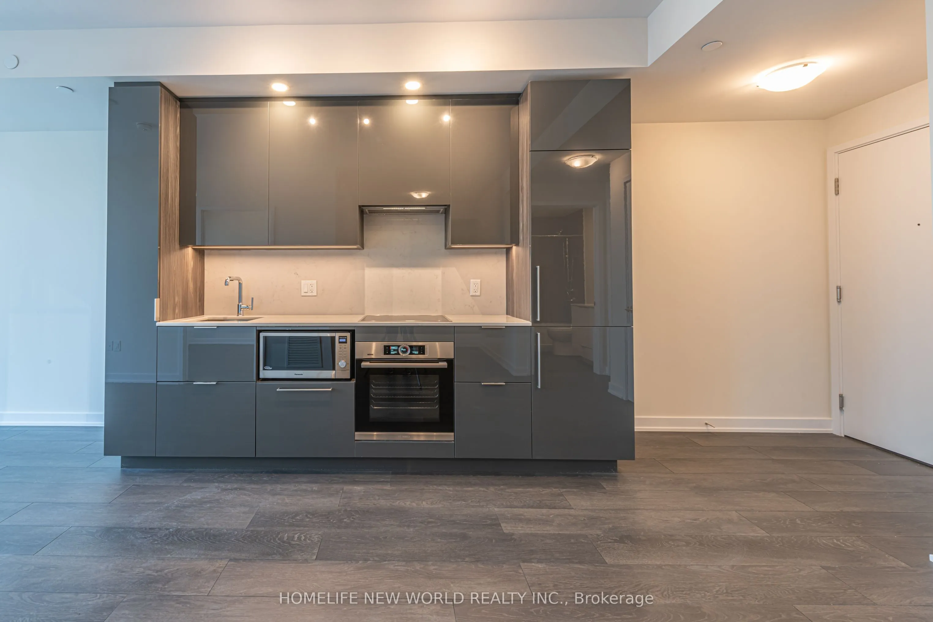 28 Freeland Street, #3906