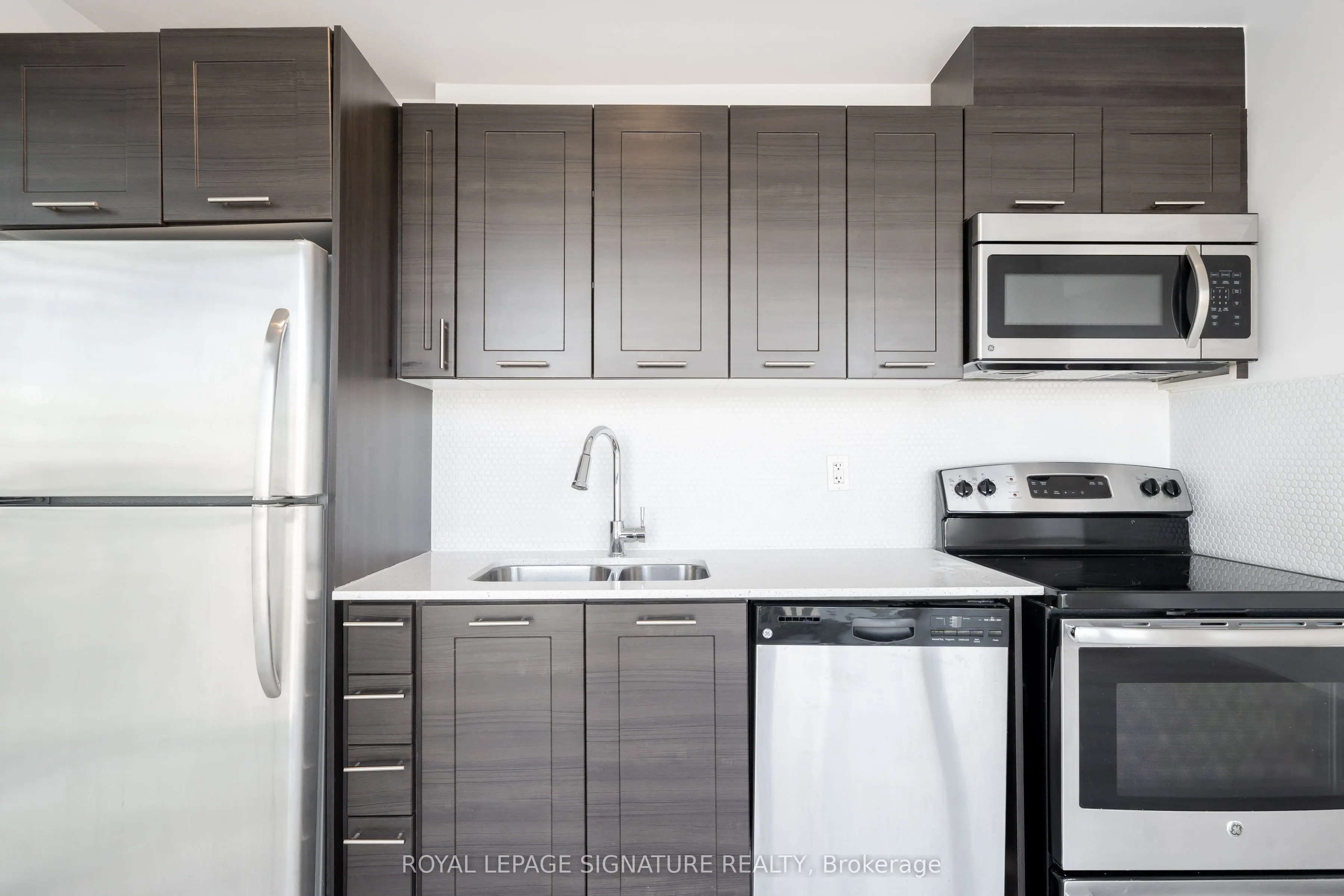 20 Bruyeres Mews, #1106