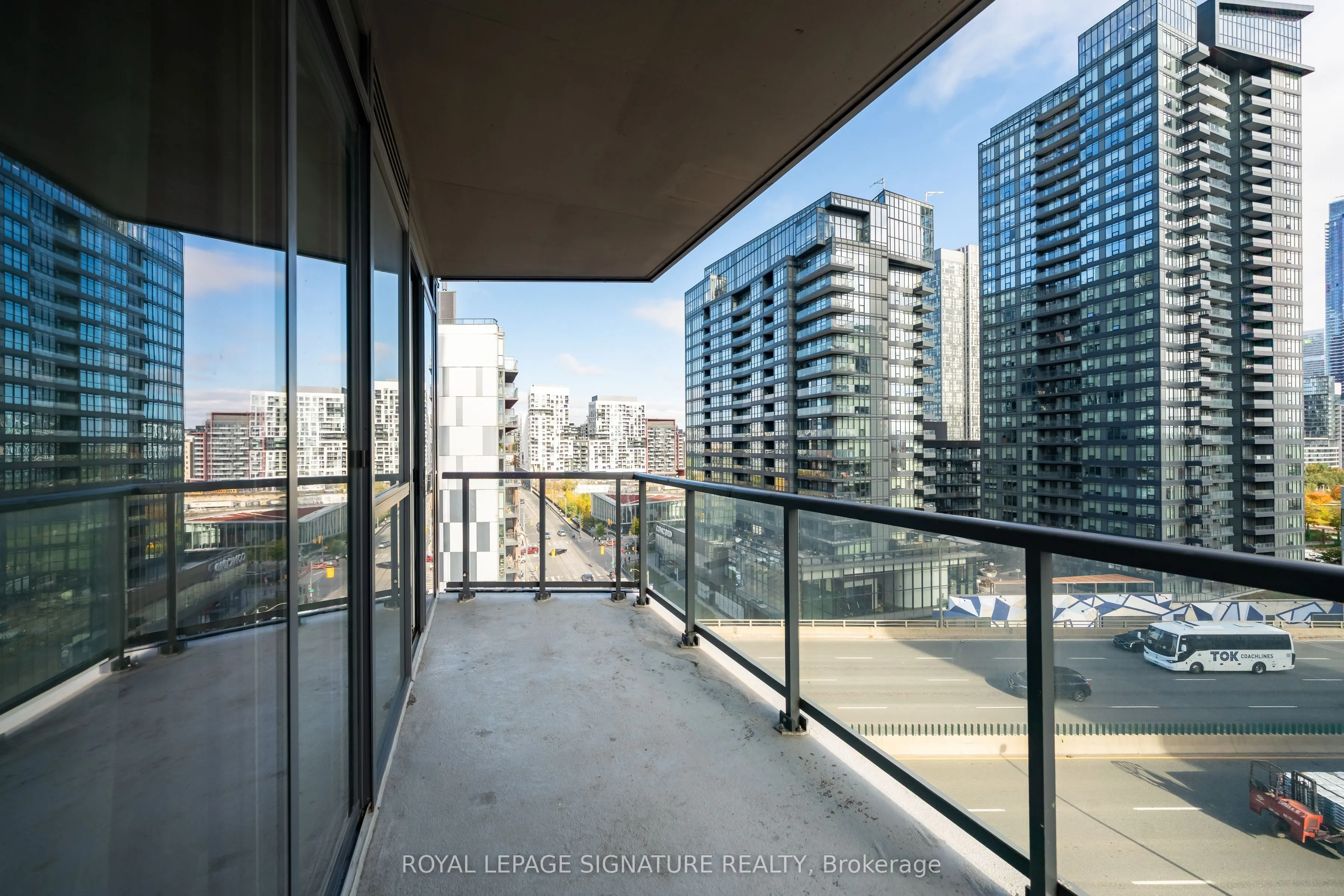 20 Bruyeres Mews, #1106